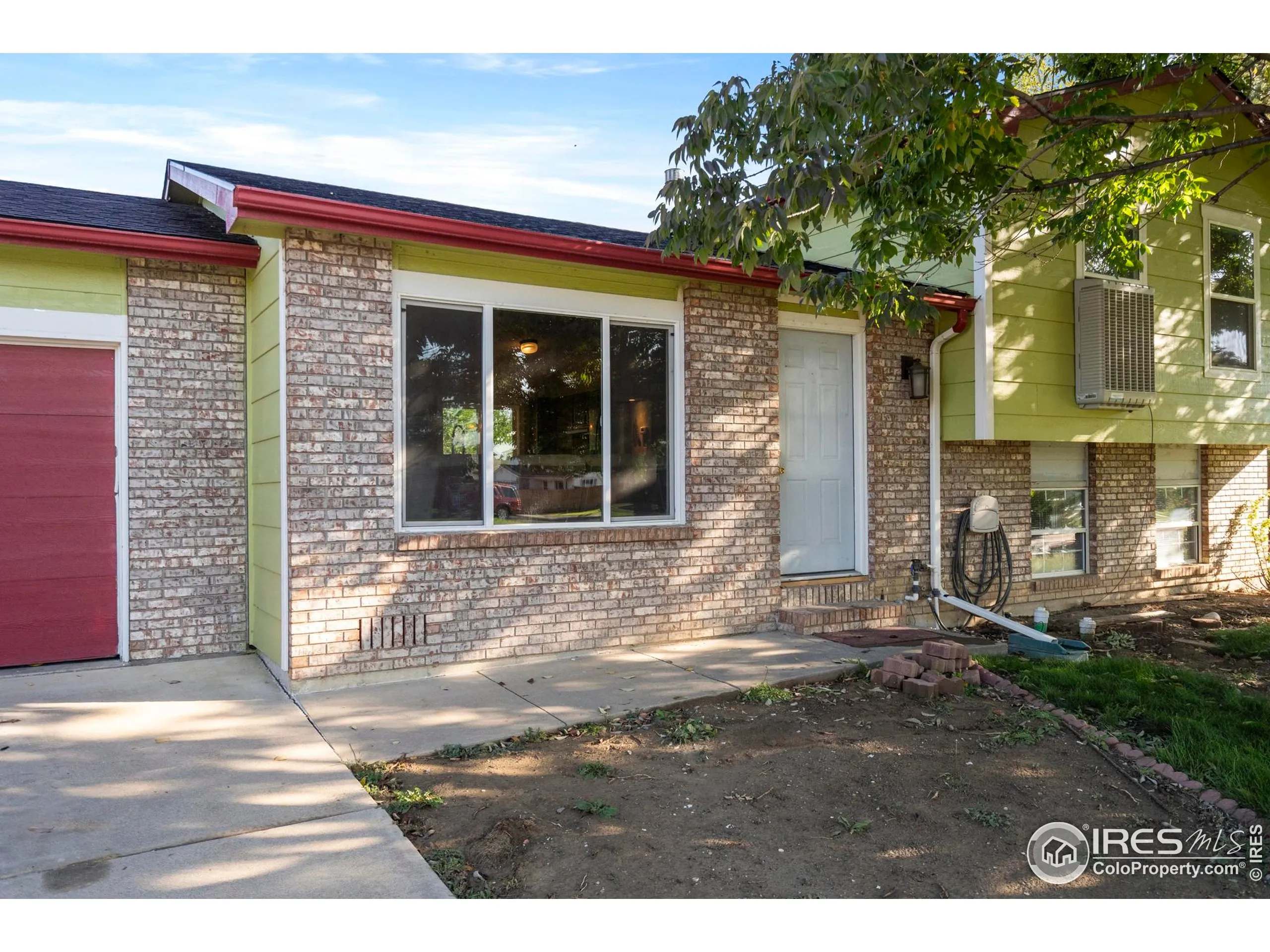 Loveland, Colorado 80537, United States, 3 Bedrooms Bedrooms, ,2 BathroomsBathrooms,Residential,Pending,216880