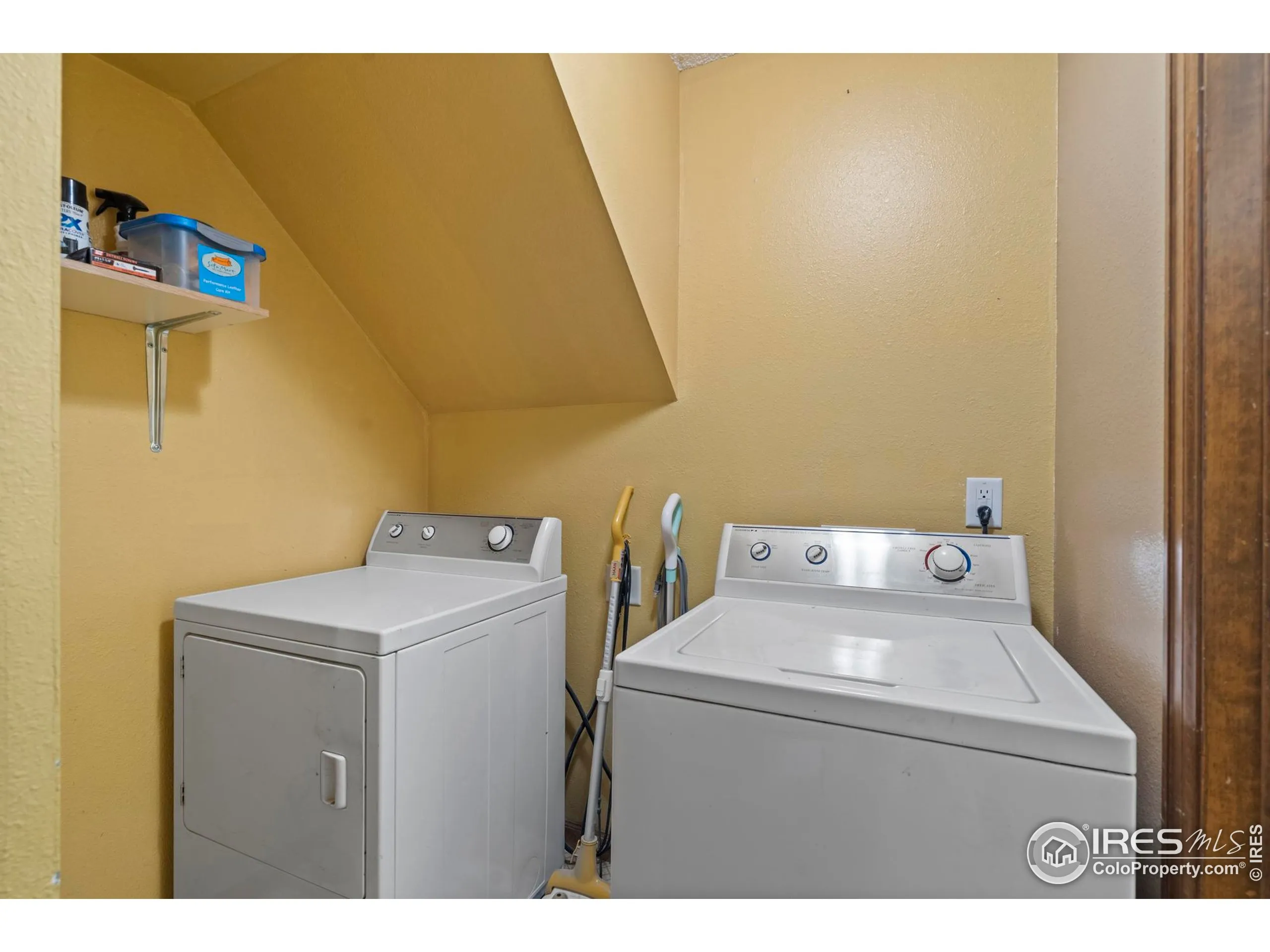 Loveland, Colorado 80537, United States, 3 Bedrooms Bedrooms, ,2 BathroomsBathrooms,Residential,Pending,216880