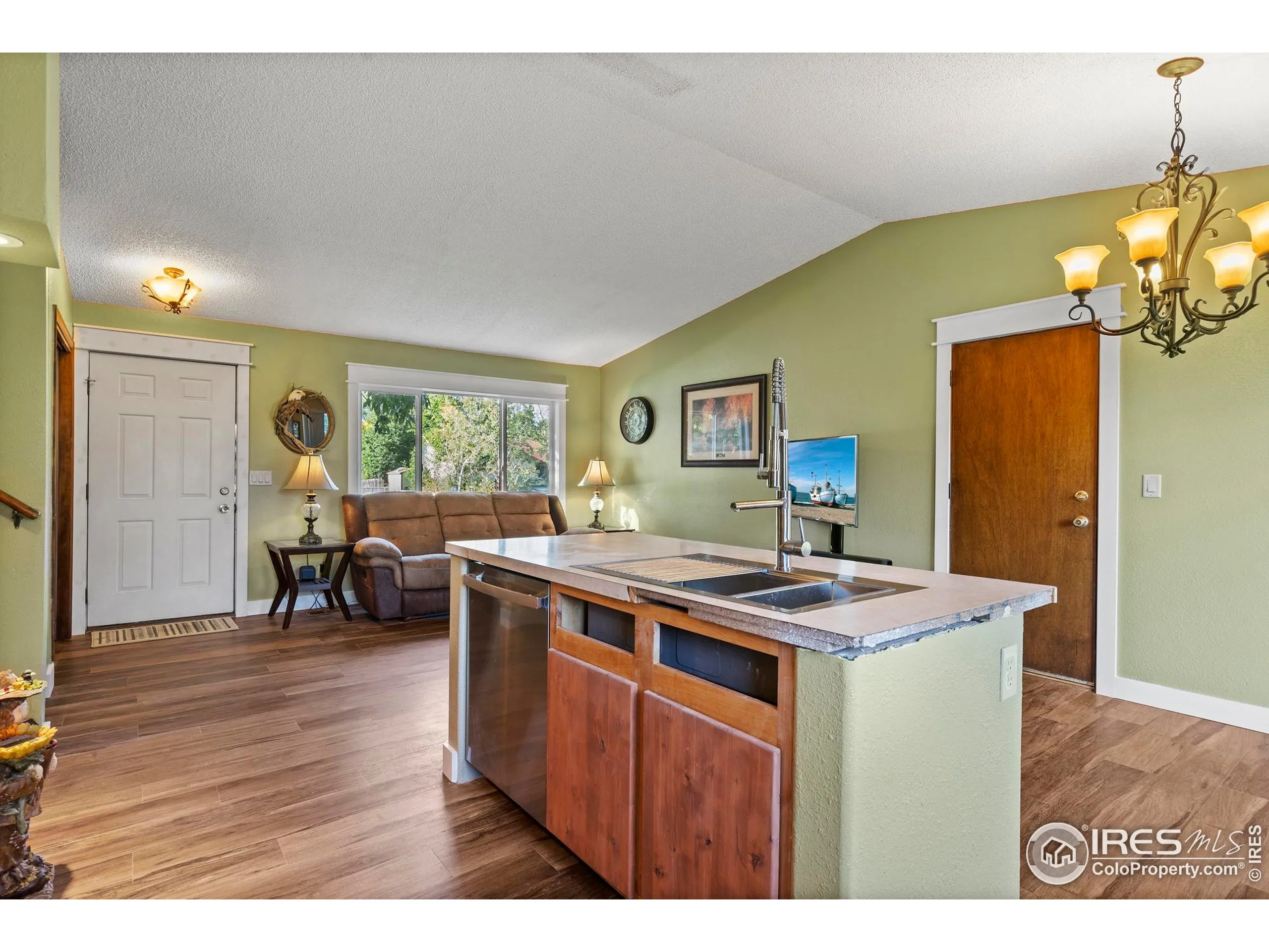 Loveland, Colorado 80537, United States, 3 Bedrooms Bedrooms, ,2 BathroomsBathrooms,Residential,Pending,216880