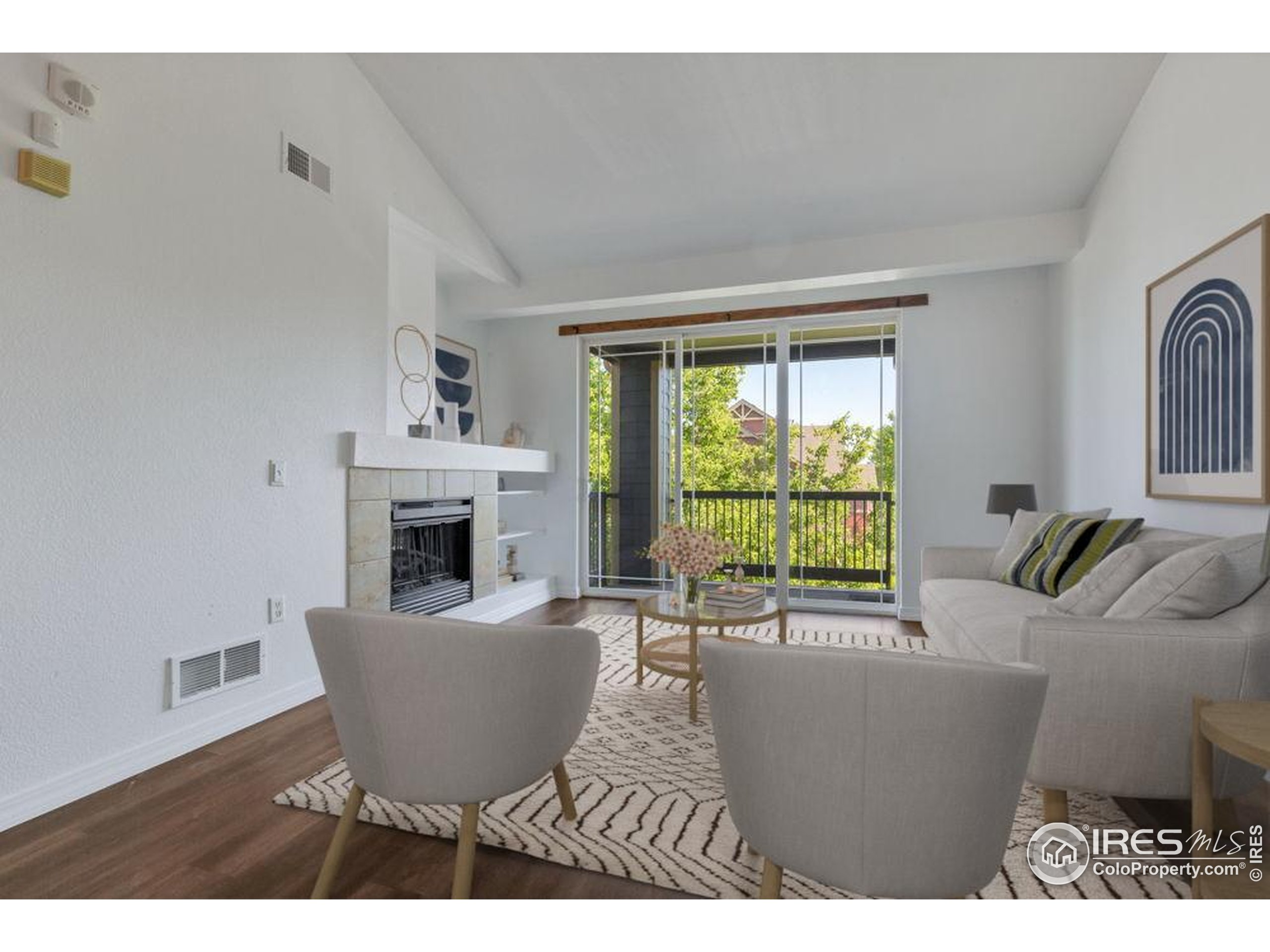 804 Summer Hawk Dr 11304