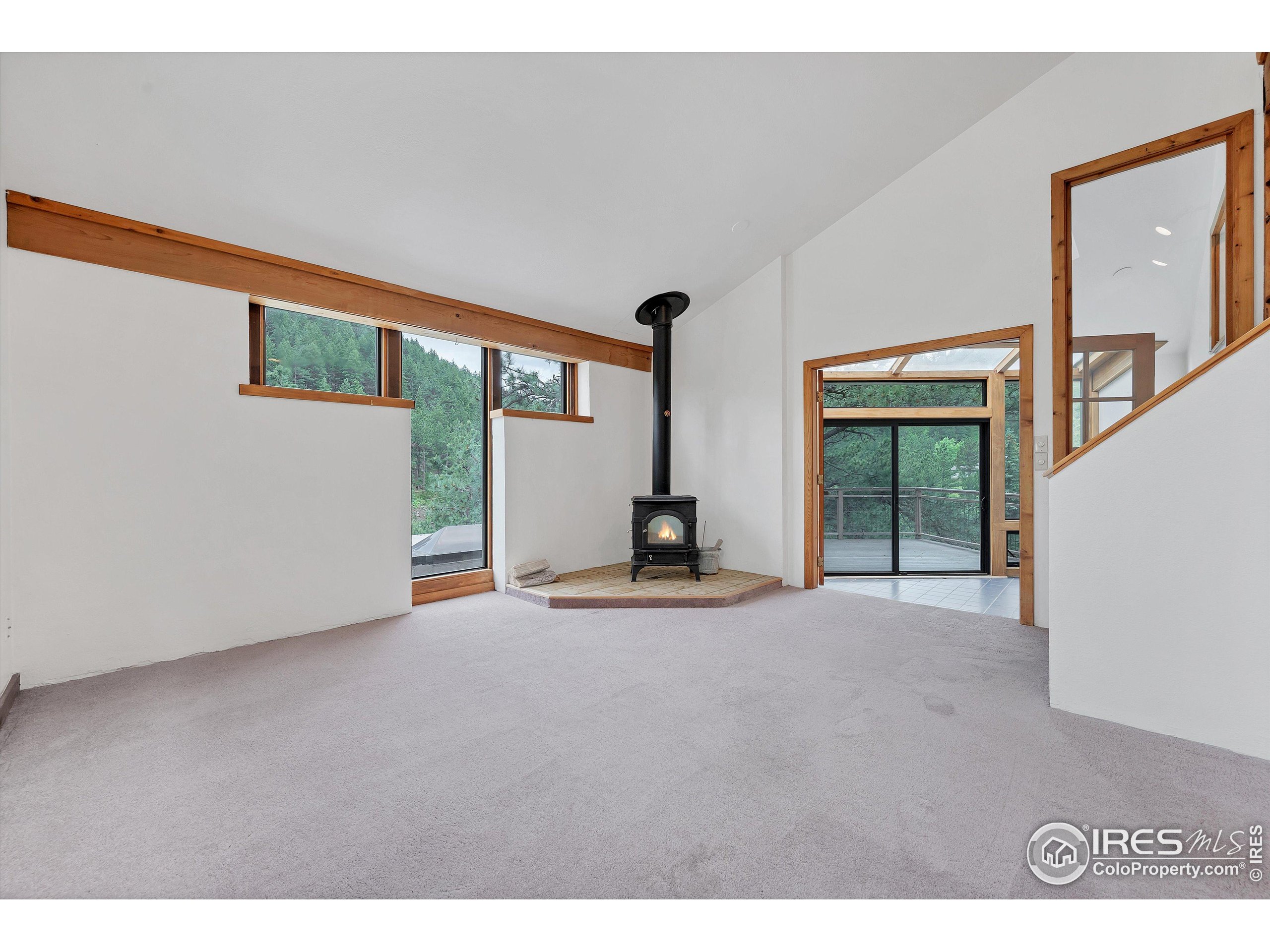 160 Valley Ln