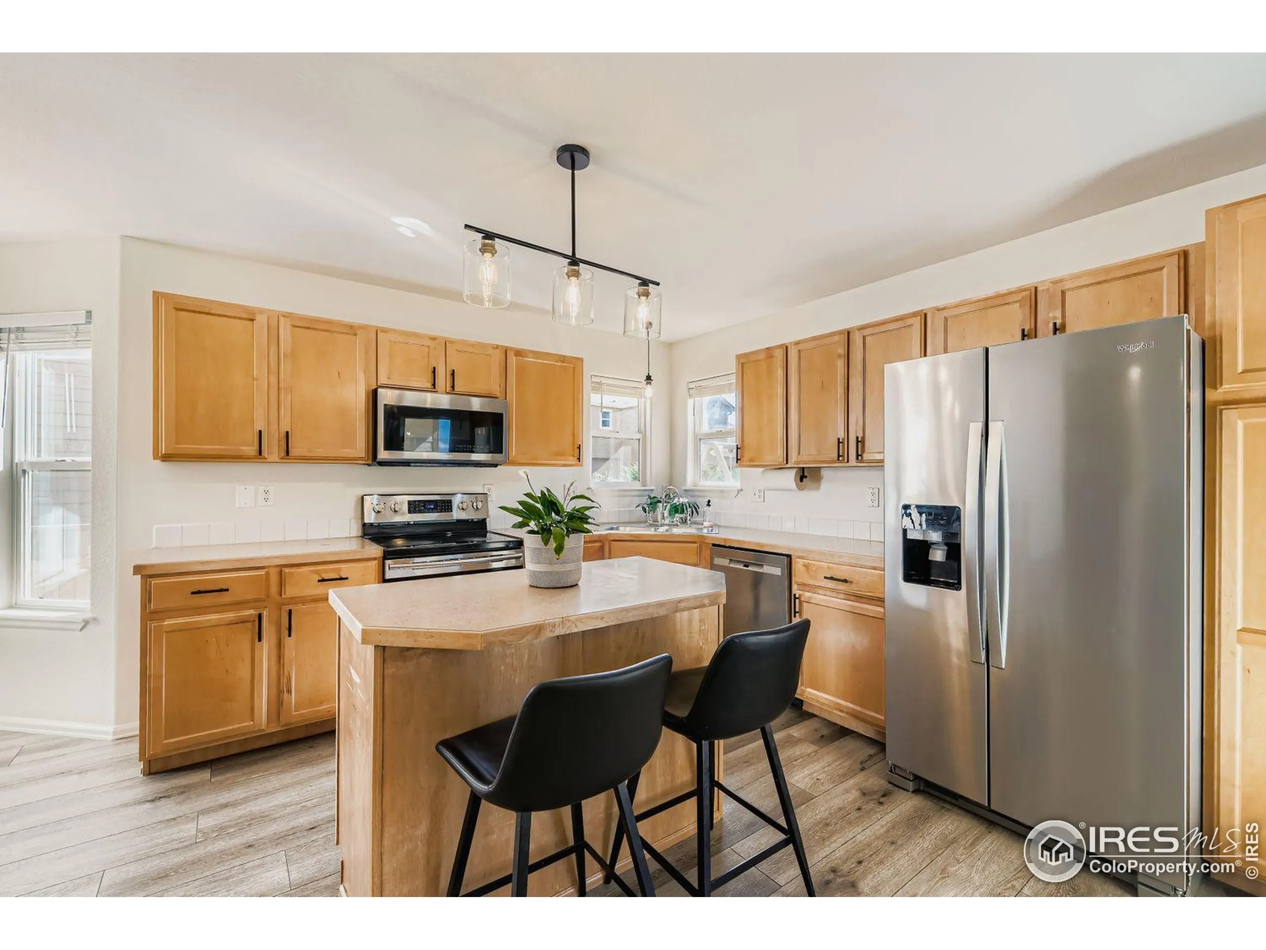 Lochbuie, Colorado 80603, United States, 6 Bedrooms Bedrooms, ,3 BathroomsBathrooms,Residential,Pending,229311