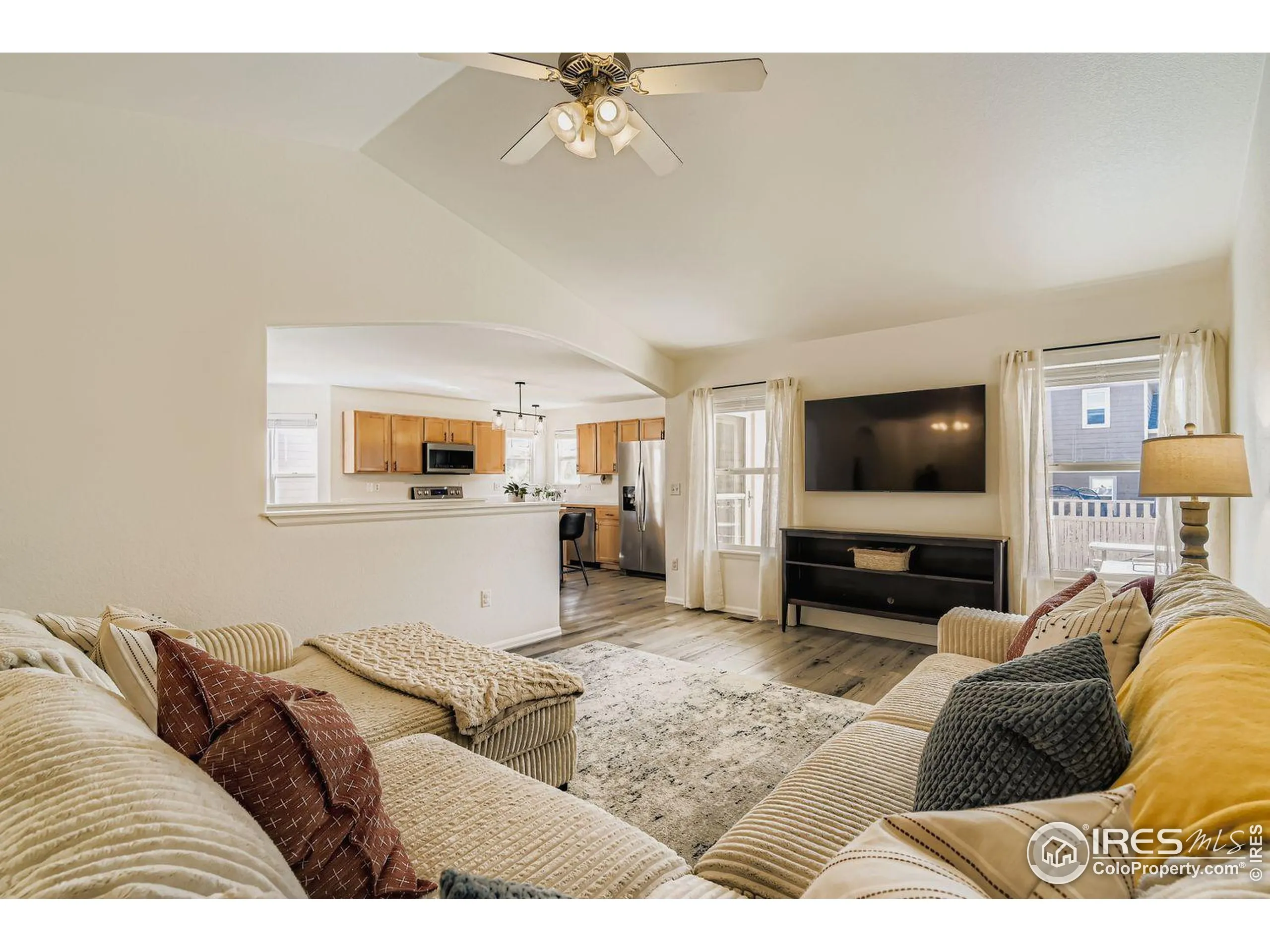 Lochbuie, Colorado 80603, United States, 6 Bedrooms Bedrooms, ,3 BathroomsBathrooms,Residential,Pending,229311