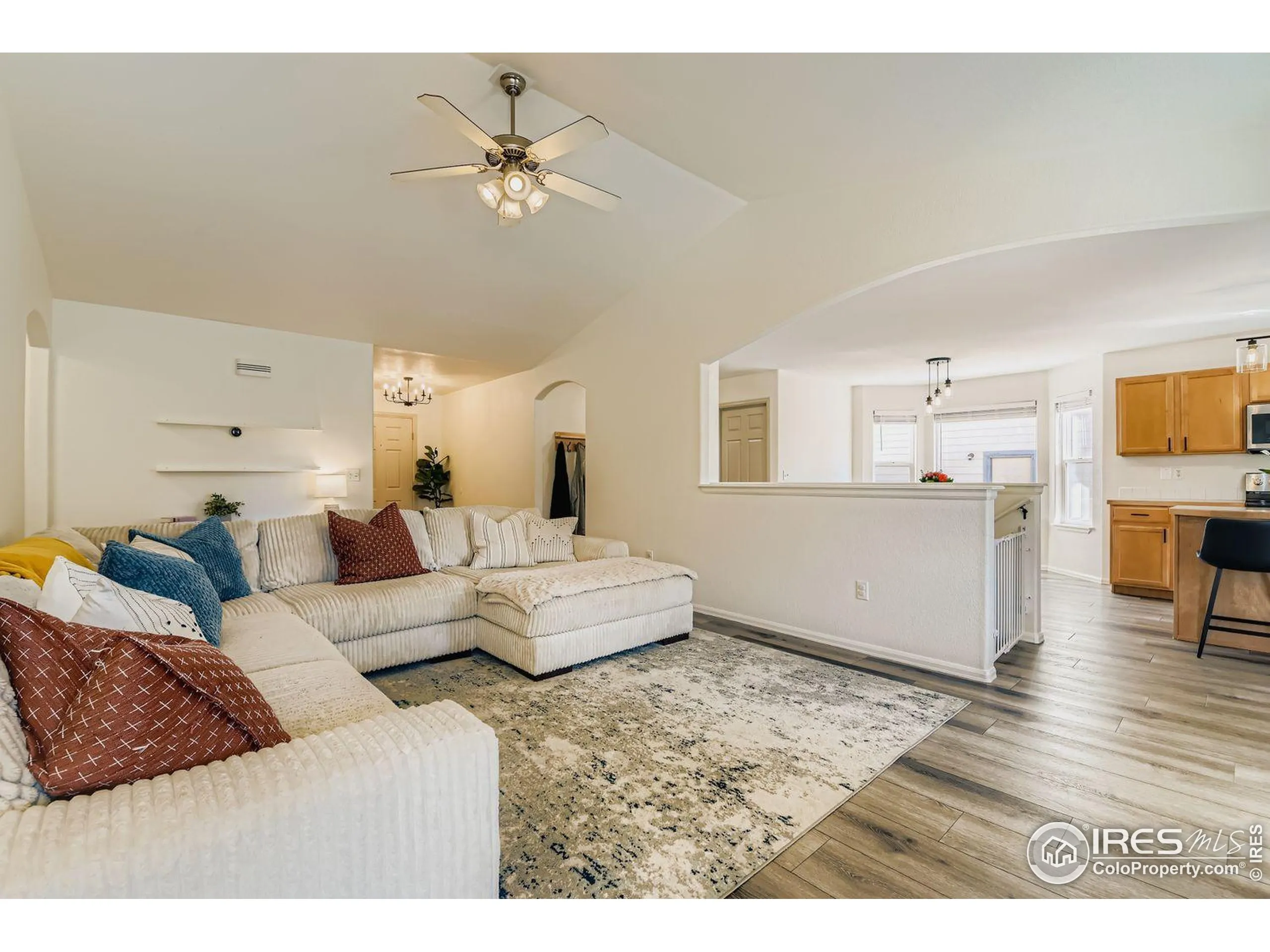 Lochbuie, Colorado 80603, United States, 6 Bedrooms Bedrooms, ,3 BathroomsBathrooms,Residential,Pending,229311