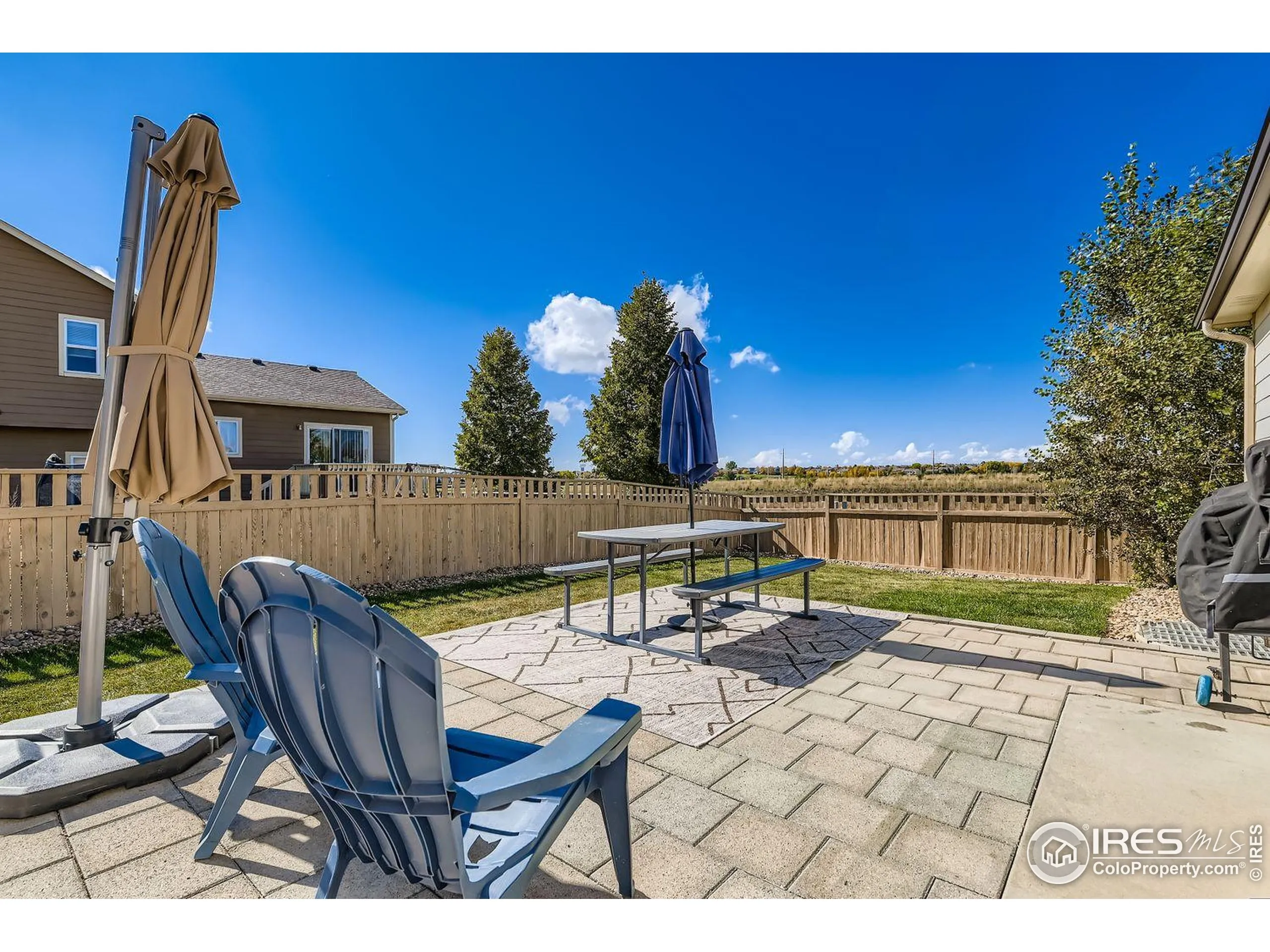 Lochbuie, Colorado 80603, United States, 6 Bedrooms Bedrooms, ,3 BathroomsBathrooms,Residential,Pending,229311