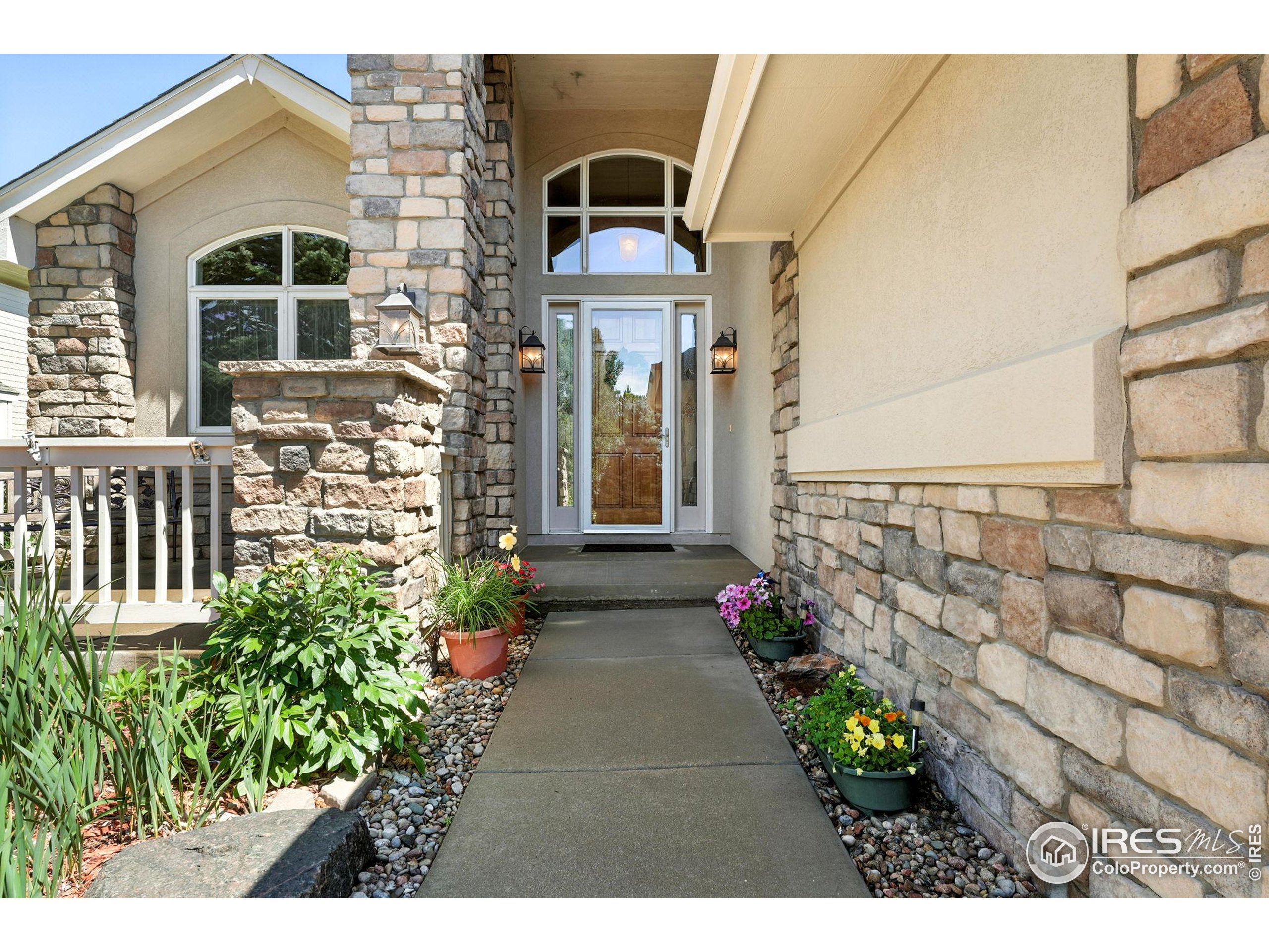1145 Wyndemere Cir