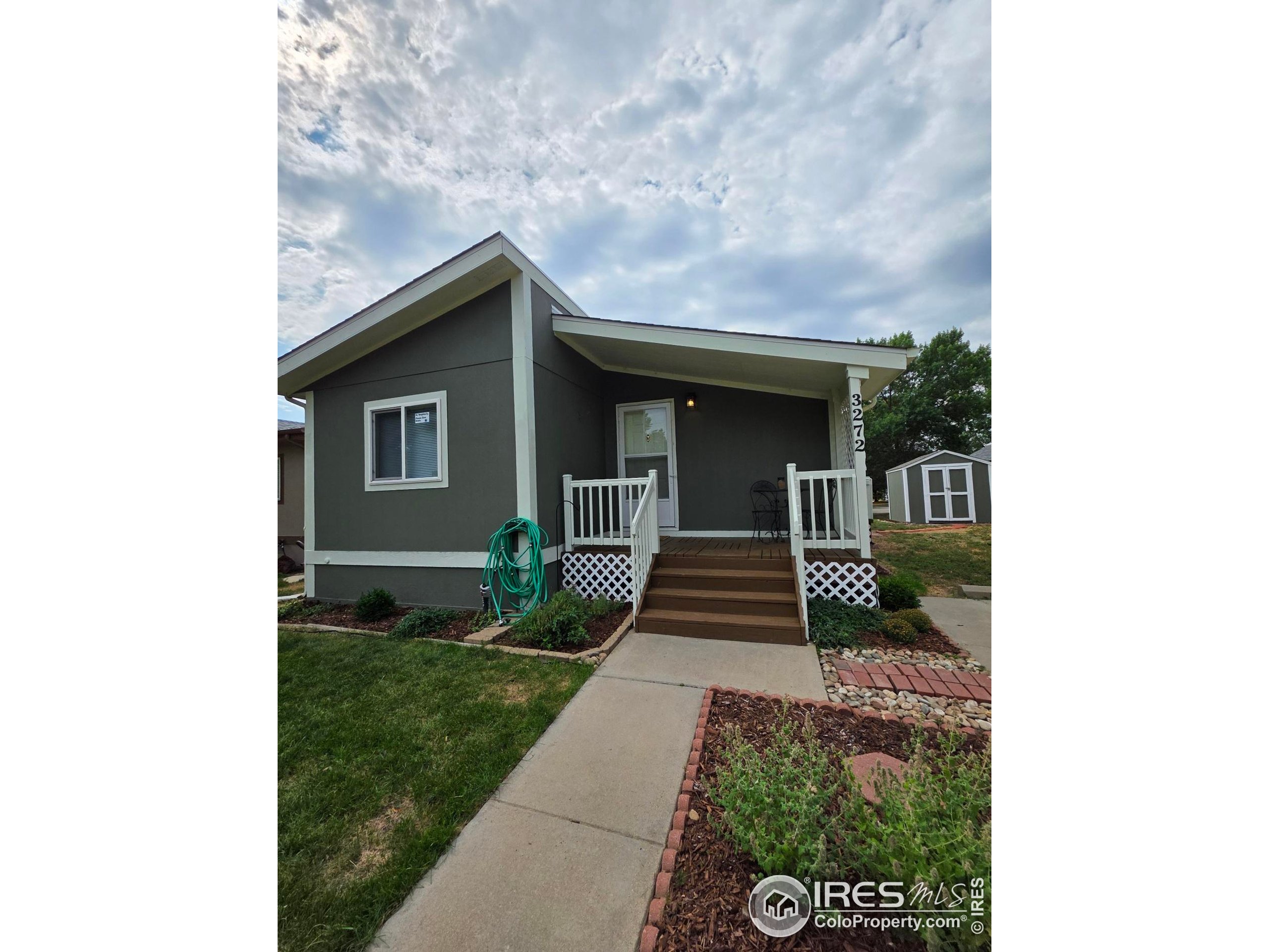 3272 N Rim 136