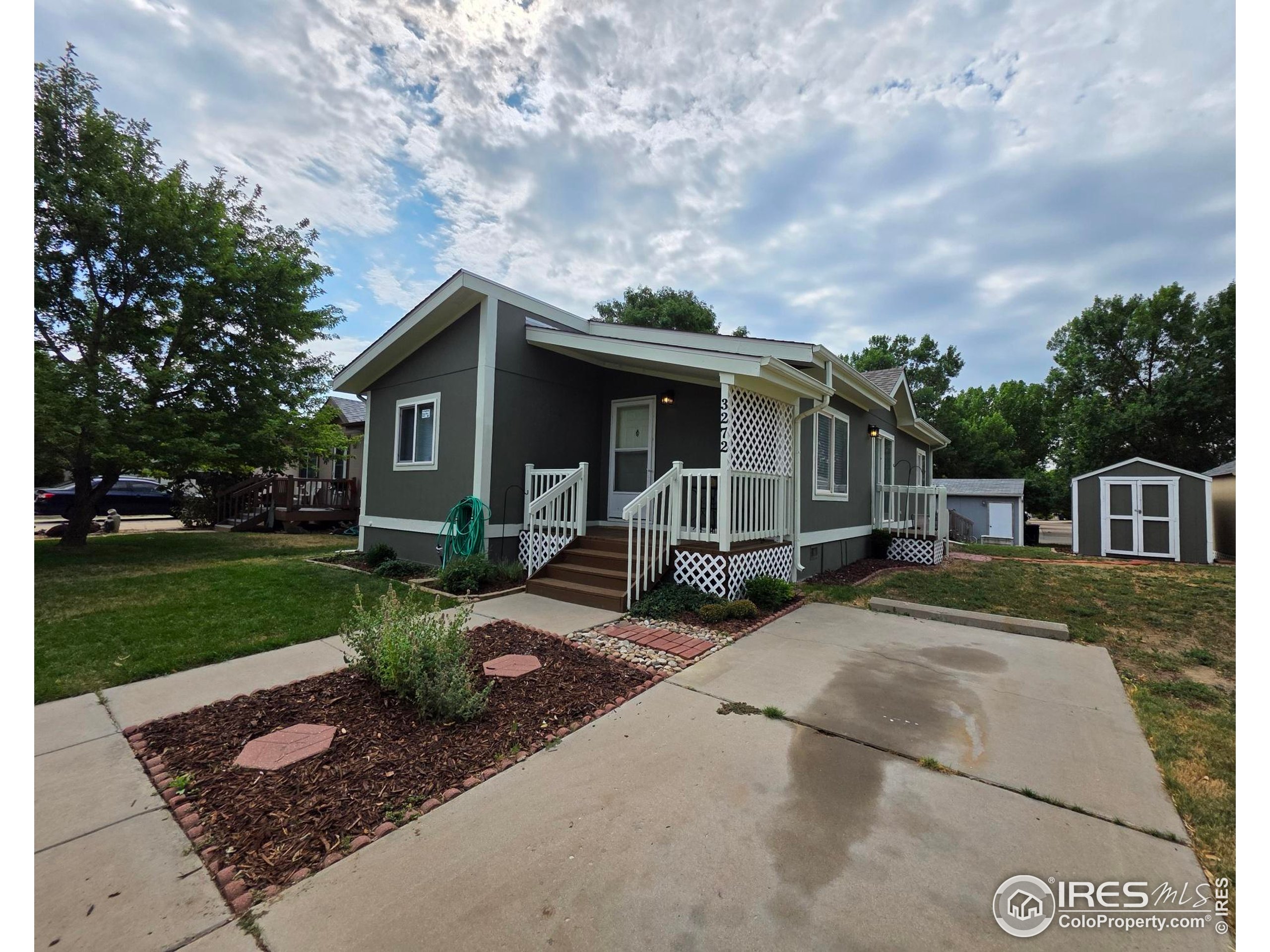 3272 N Rim 136