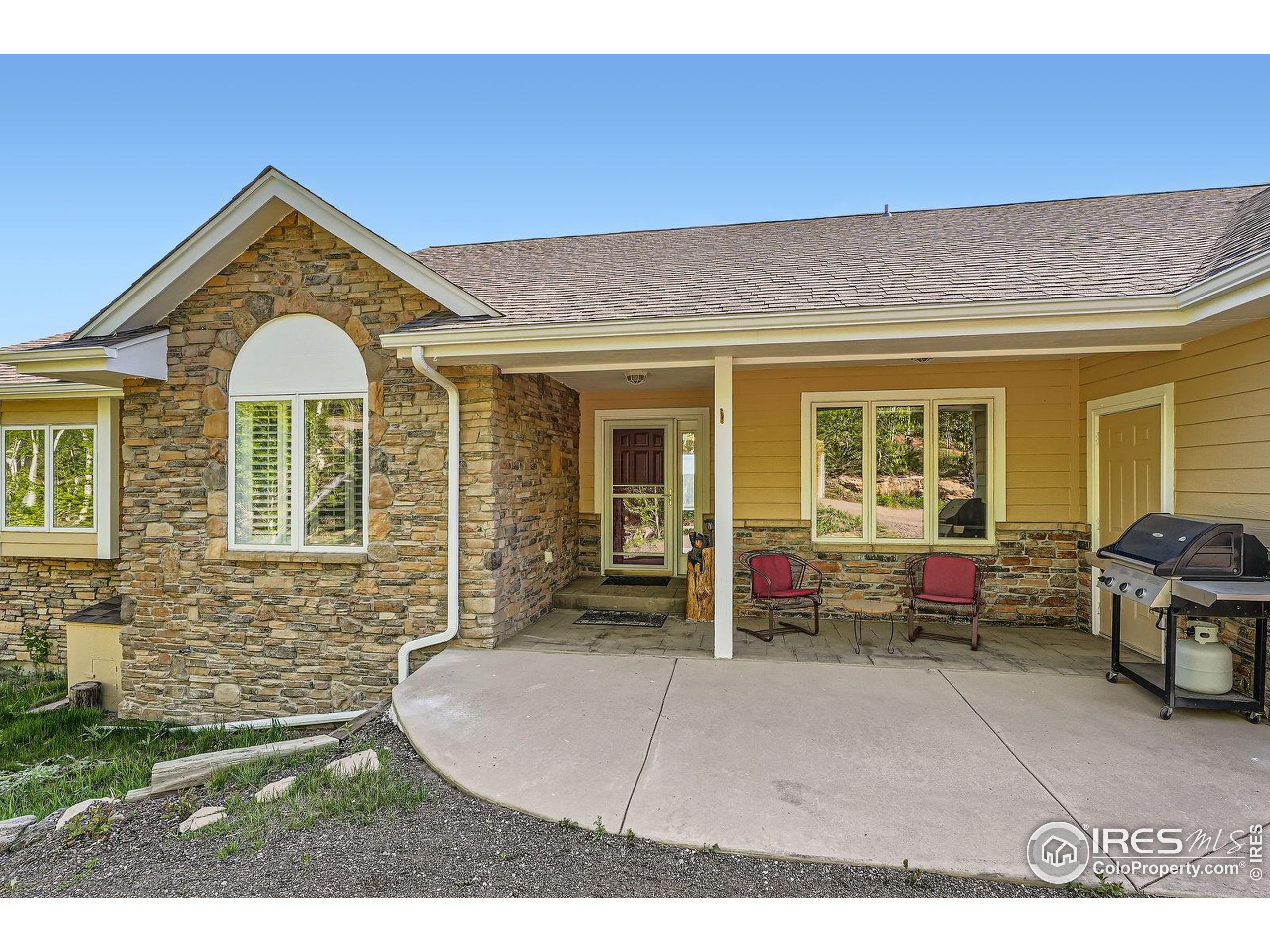 557 Highpoint Cir