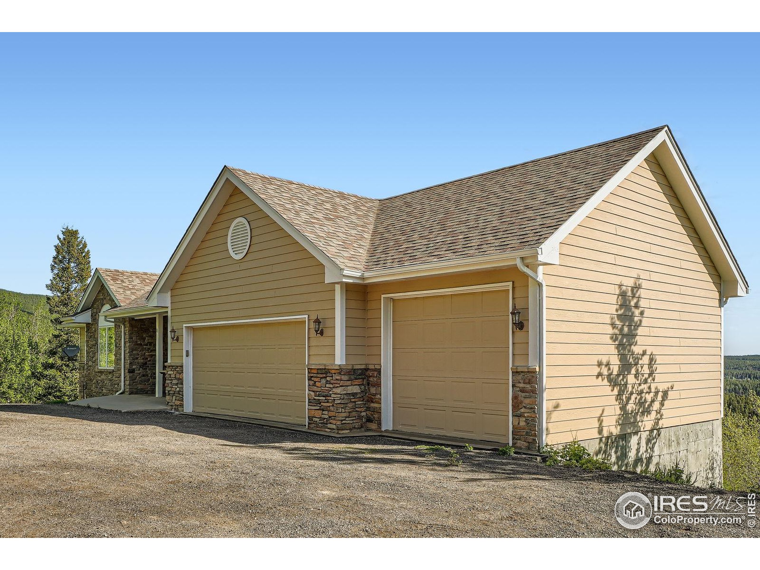 557 Highpoint Cir