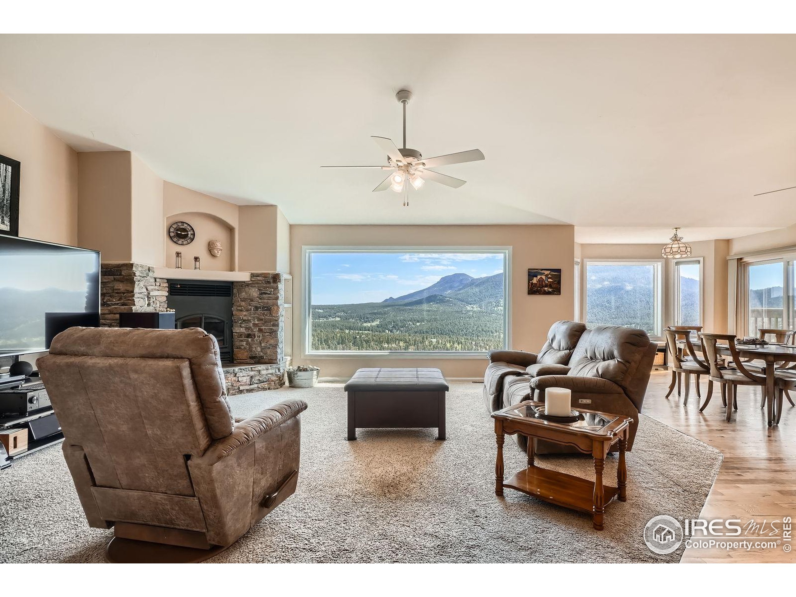 557 Highpoint Cir