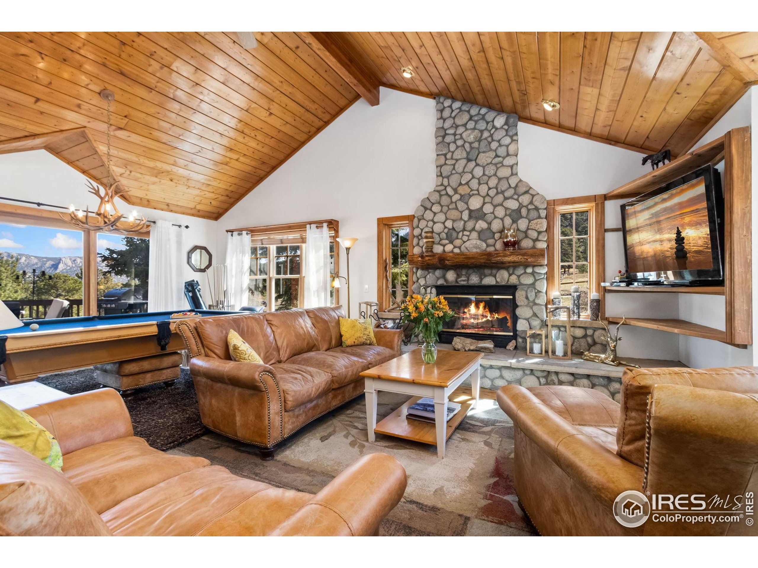 871 Riverside Dr