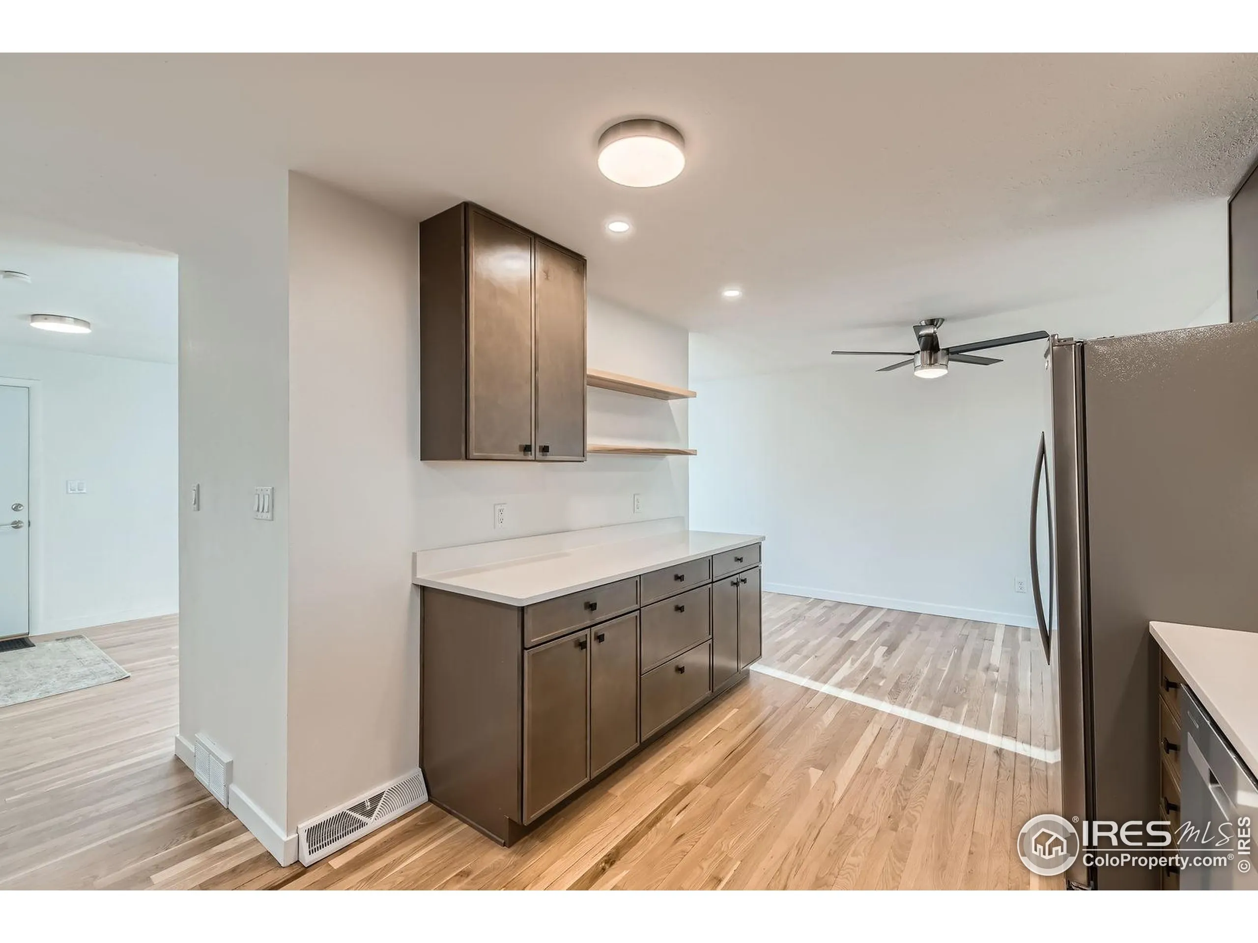 Longmont, Colorado 80504, United States, 4 Bedrooms Bedrooms, ,3 BathroomsBathrooms,Residential,Active,120207