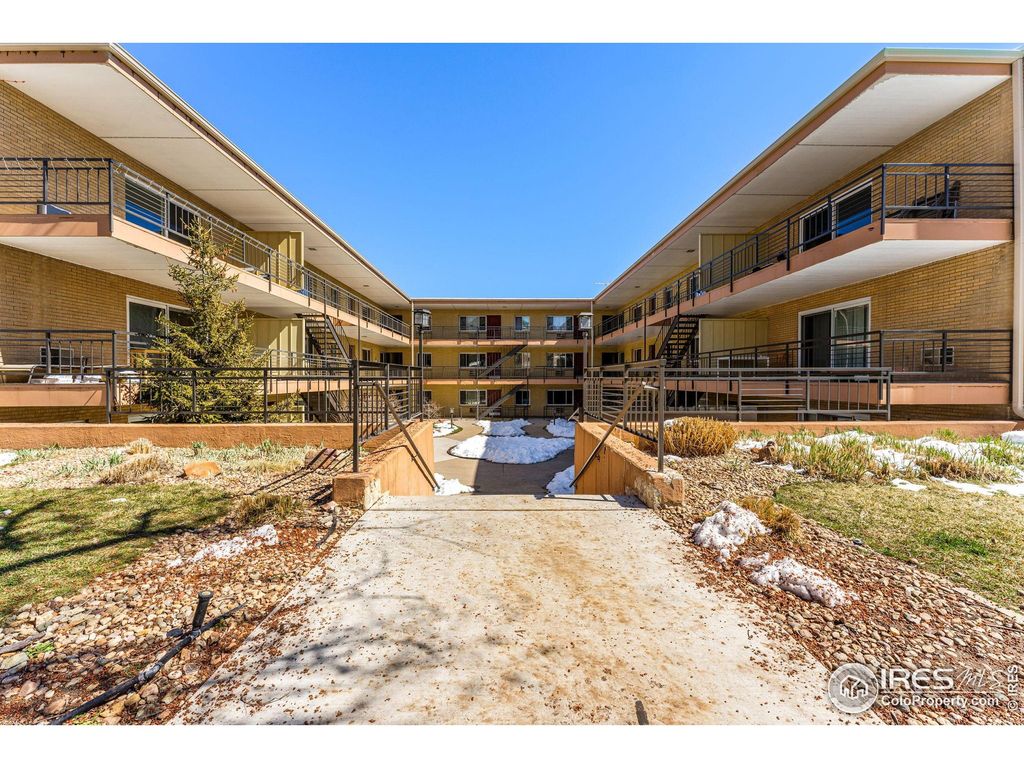 Photo of 830 20th St 203, Boulder, CO 80302 (MLS # 1037915)