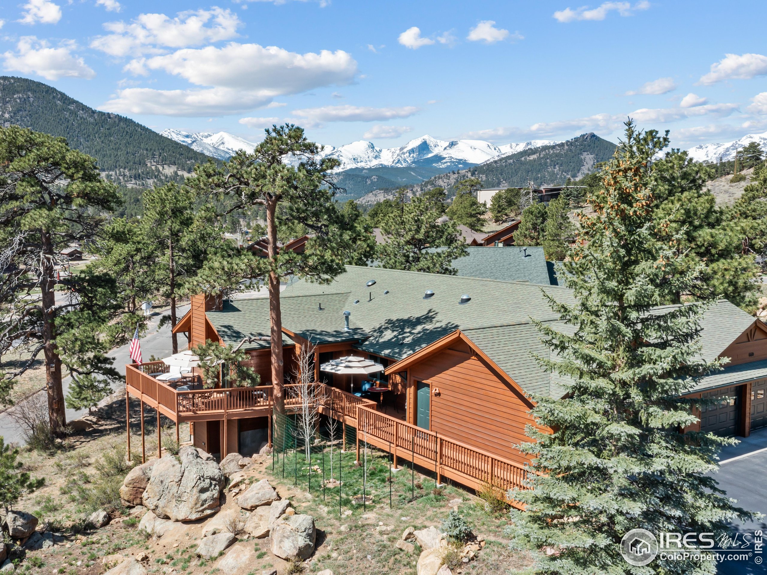 658 Cedar Ridge Cir