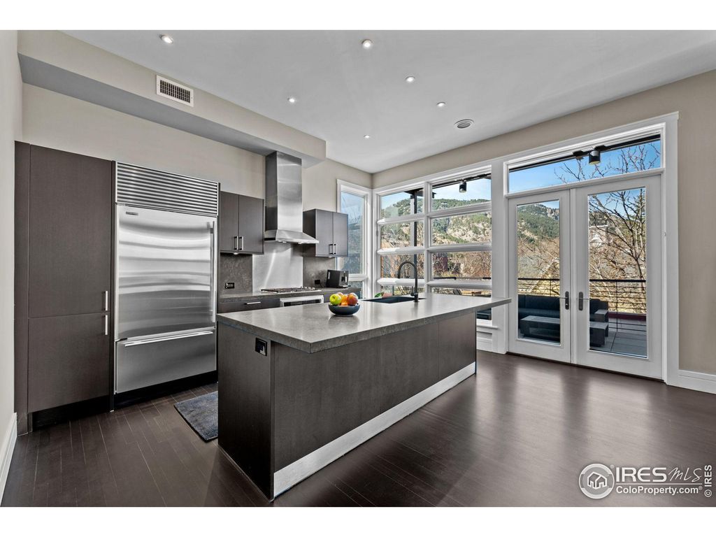 Photo of 700 Pearl St 4, Boulder, CO 80302 (MLS # 1006882)