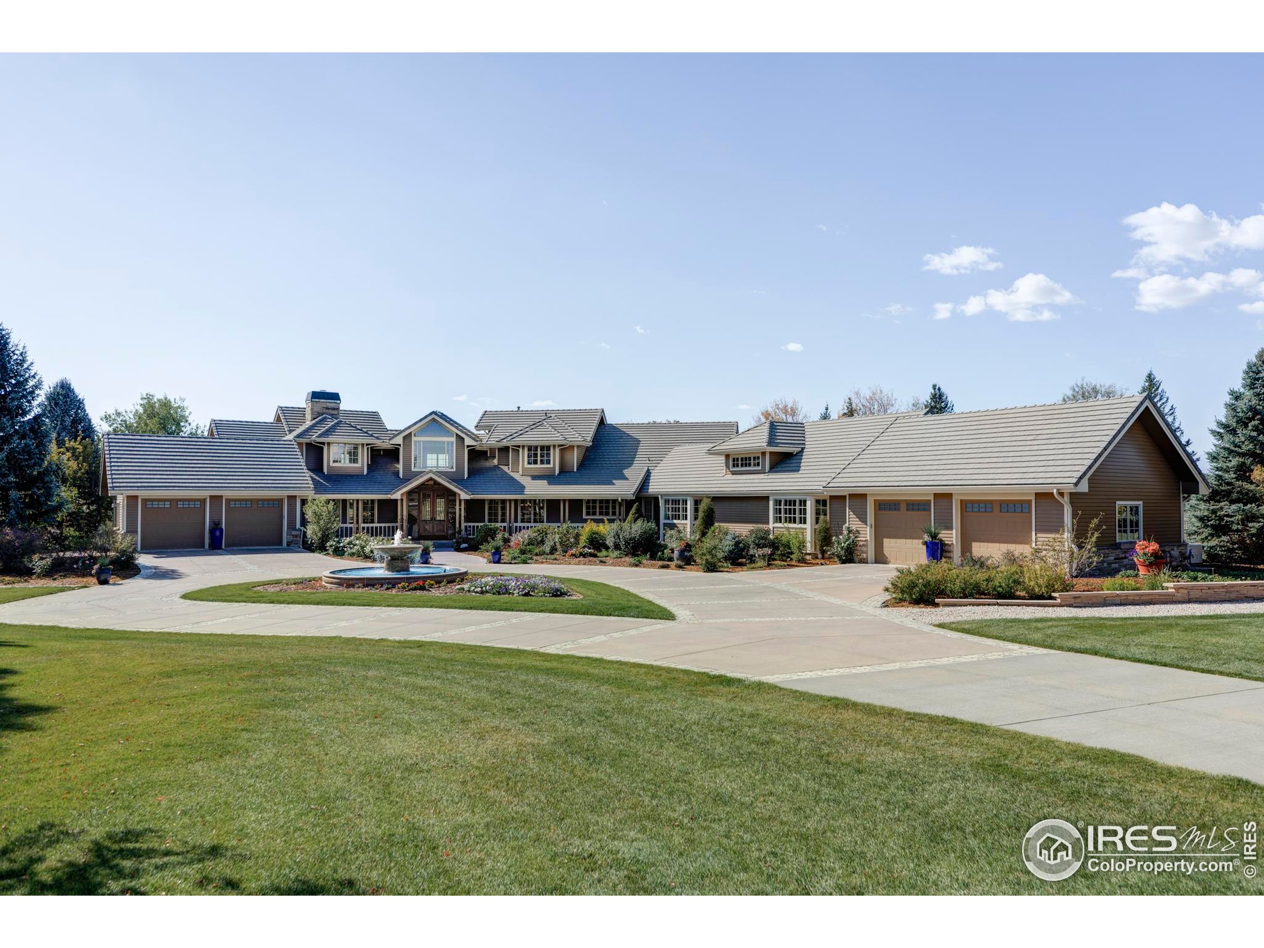 9402 Crystal Ln