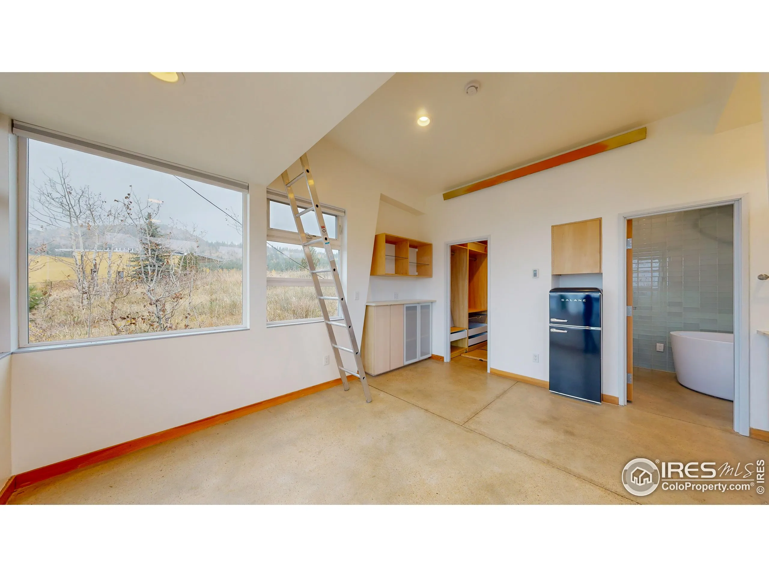 Boulder, Colorado 80302, United States, 4 Bedrooms Bedrooms, ,4 BathroomsBathrooms,Residential,Active,127420