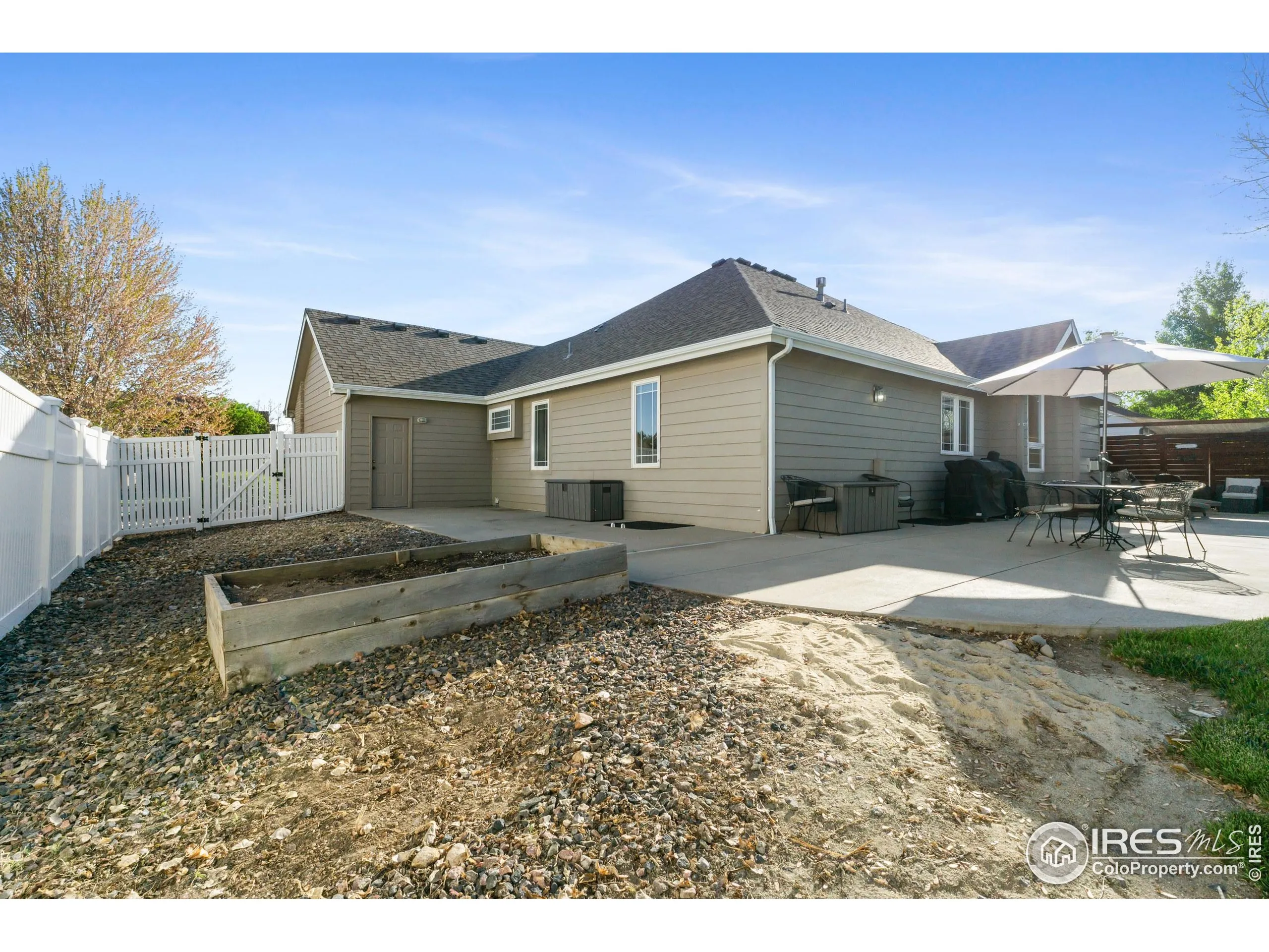 Windsor, Colorado 80550, United States, 5 Bedrooms Bedrooms, ,3 BathroomsBathrooms,Residential,Active,123146