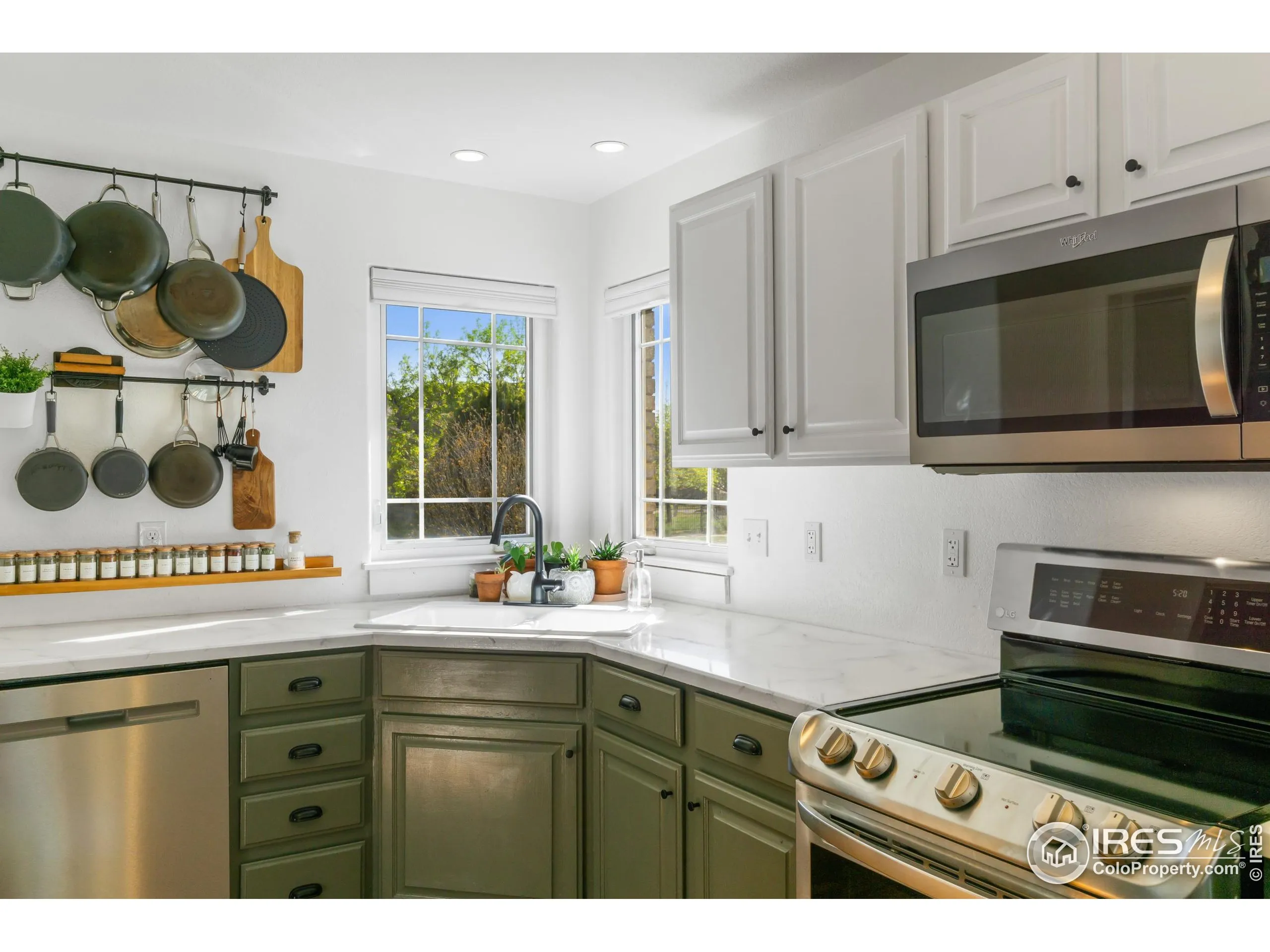 Windsor, Colorado 80550, United States, 5 Bedrooms Bedrooms, ,3 BathroomsBathrooms,Residential,Active,123146