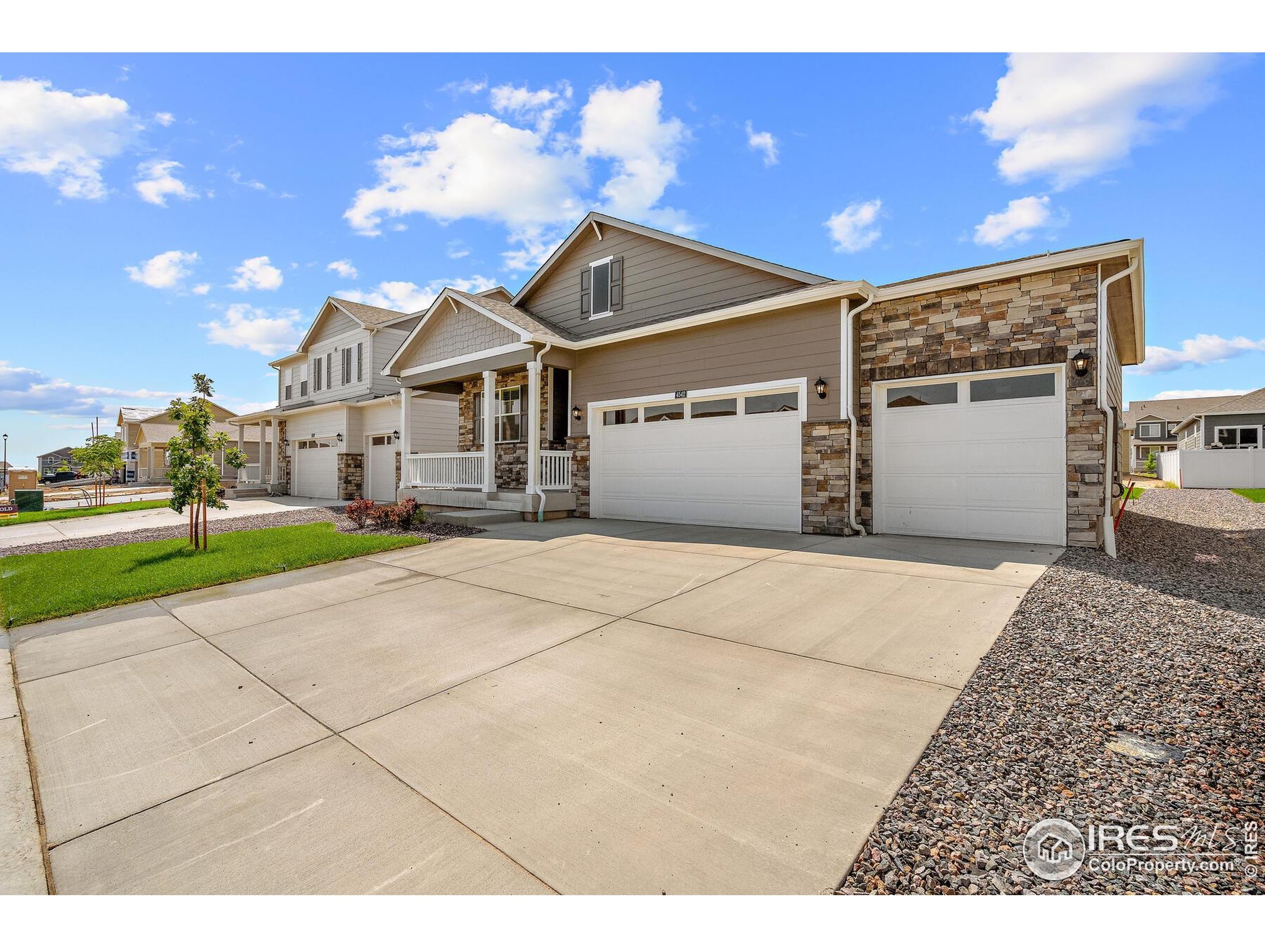 13806 Quartz St