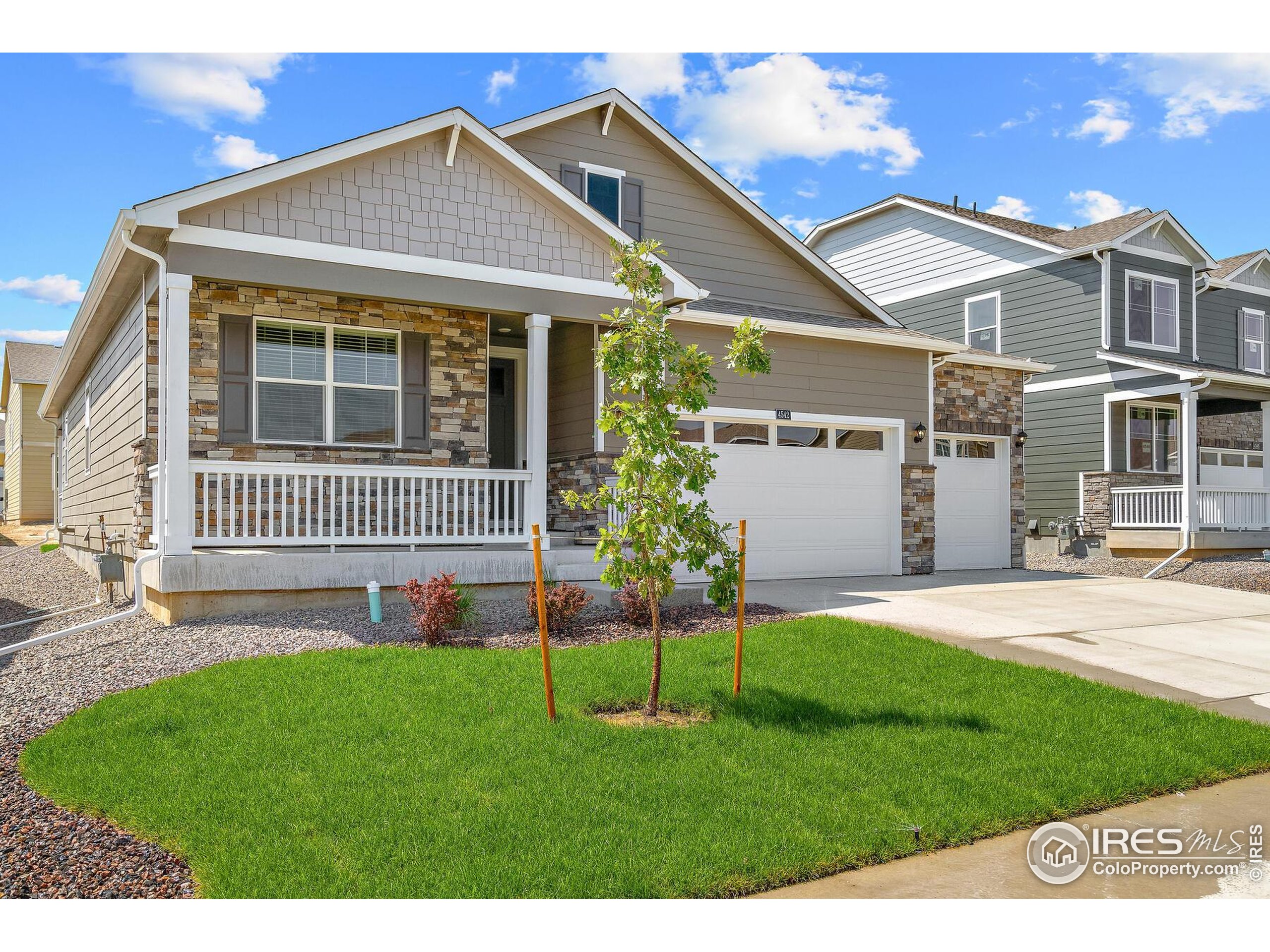 13806 Quartz St