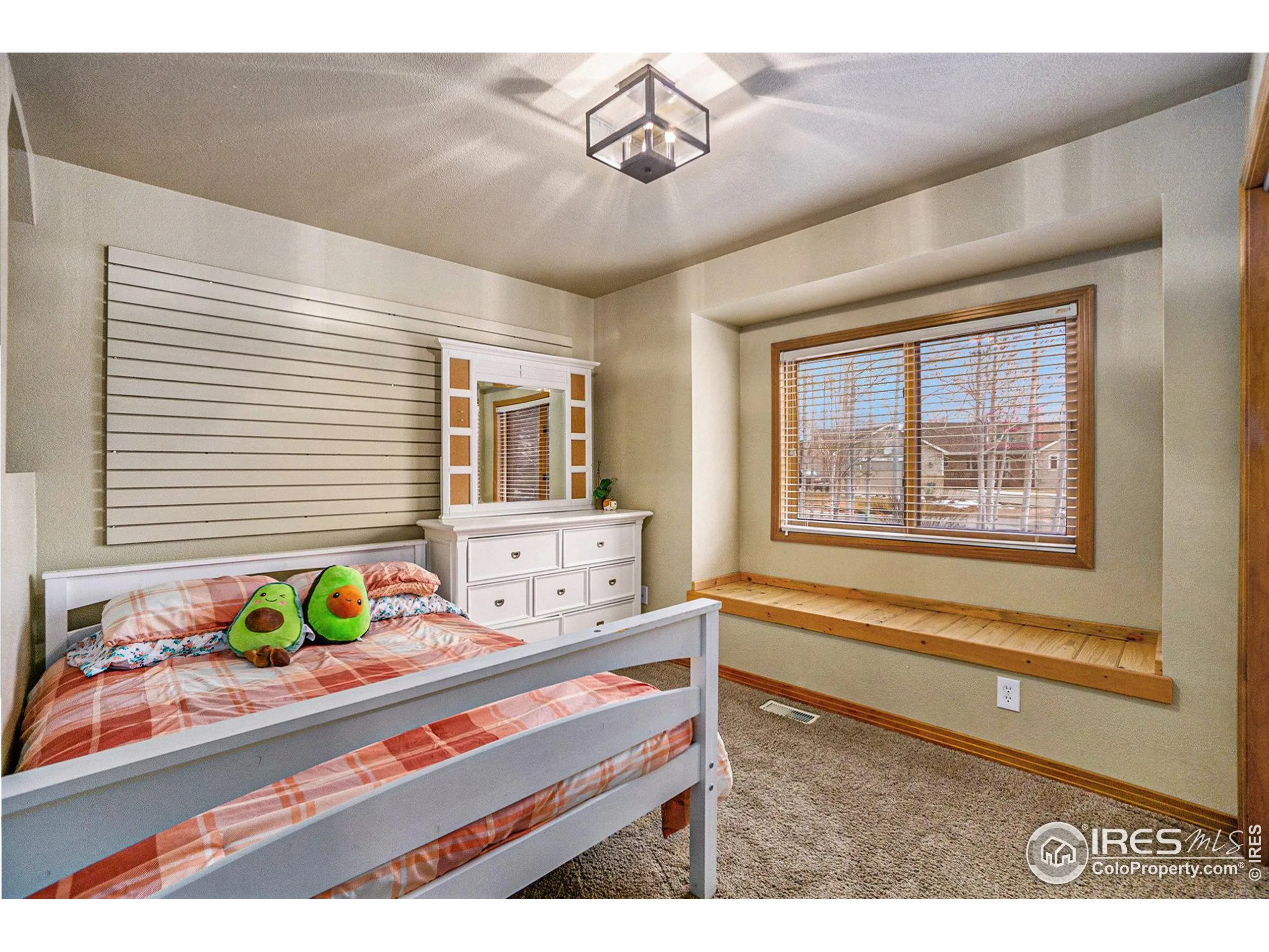 Wellington, Colorado 80549, United States, 5 Bedrooms Bedrooms, ,3 BathroomsBathrooms,Residential,Active,98664