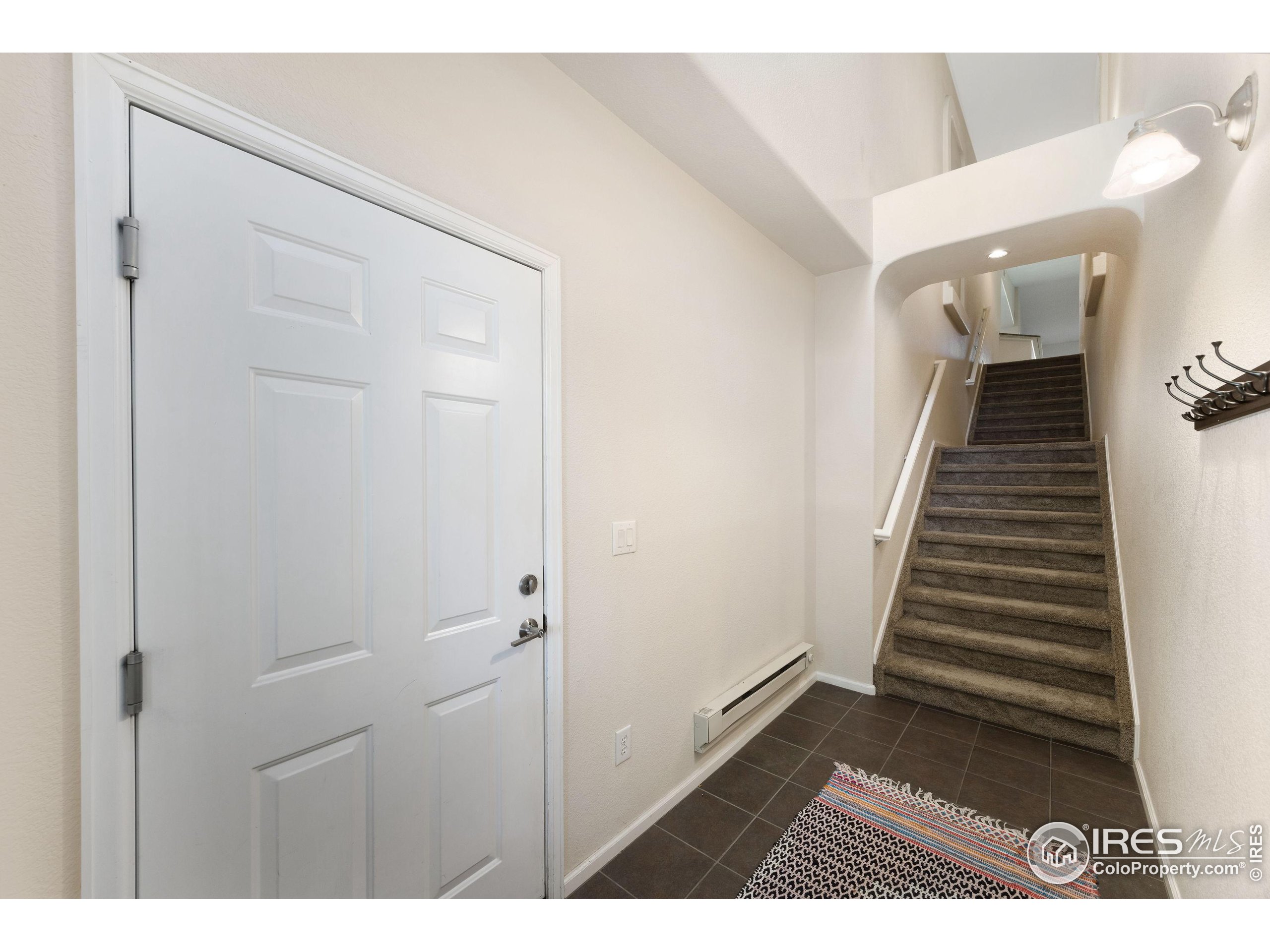 2225 Calais Dr