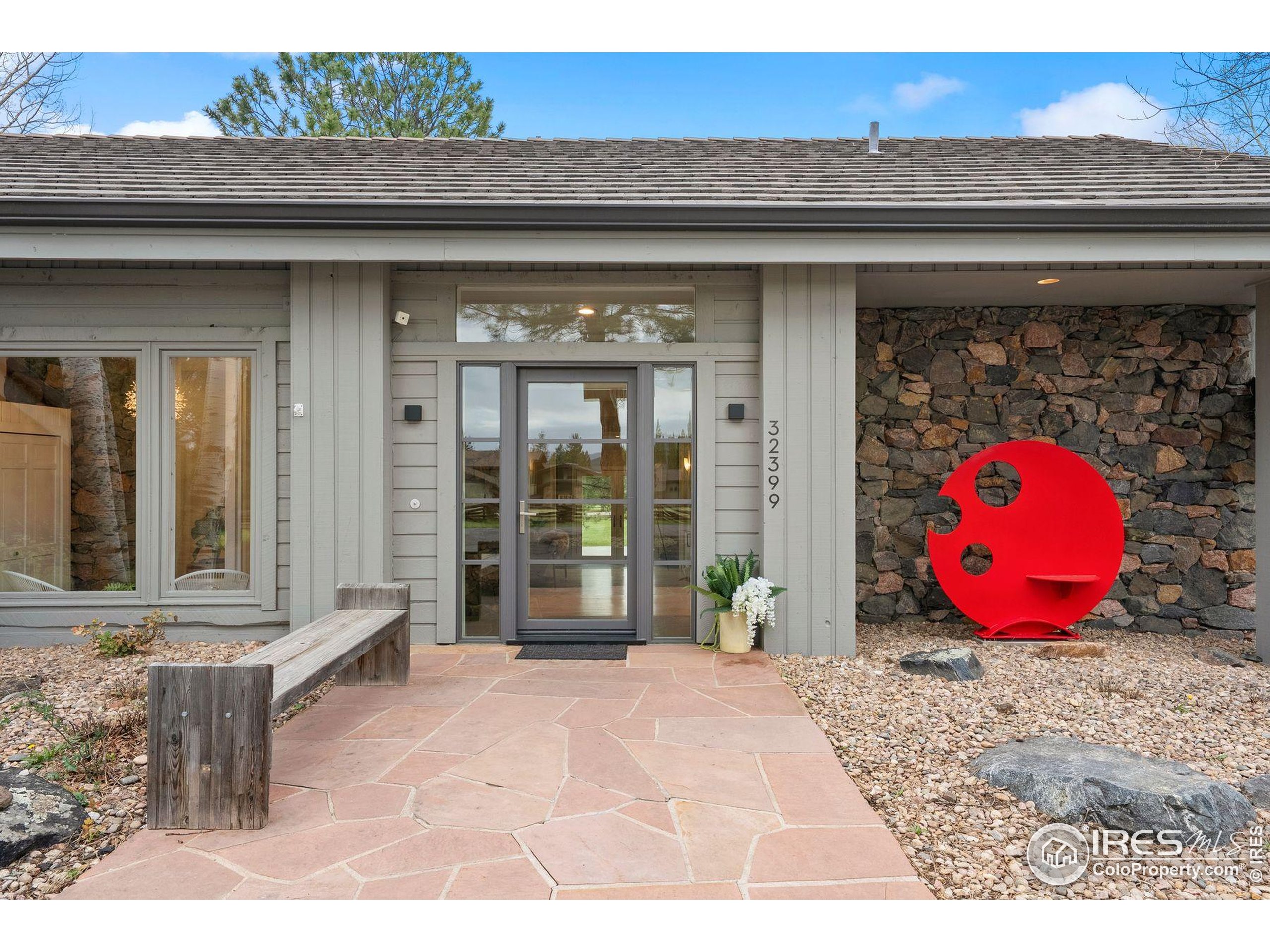 32399 Woodland Dr