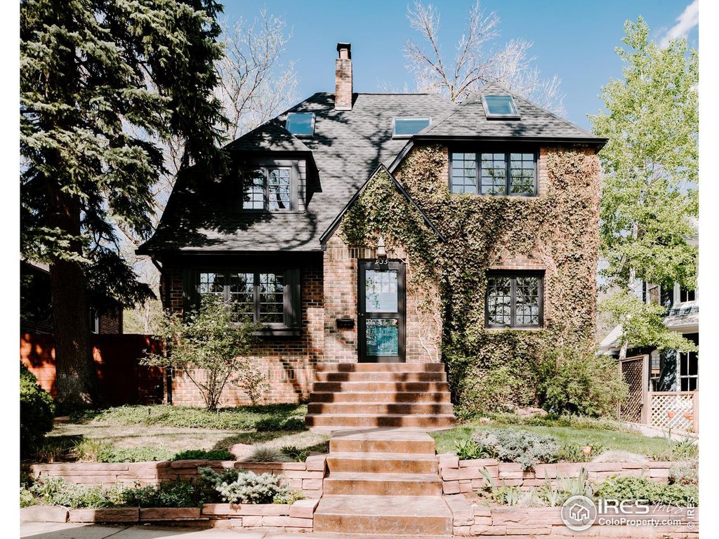 Photo of 935 11th St, Boulder, CO 80302 (MLS # 984023)