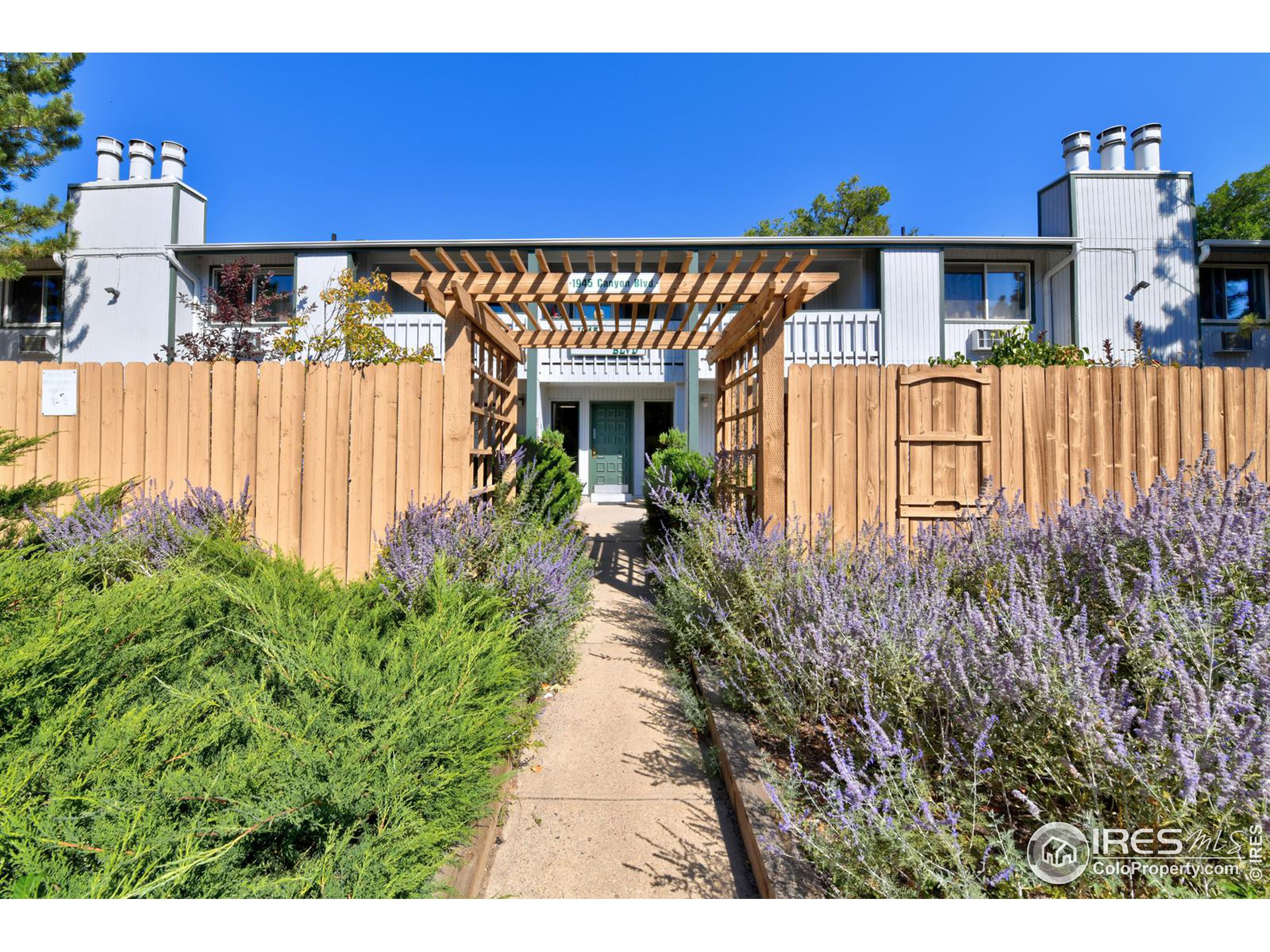 1945 Canyon Blvd