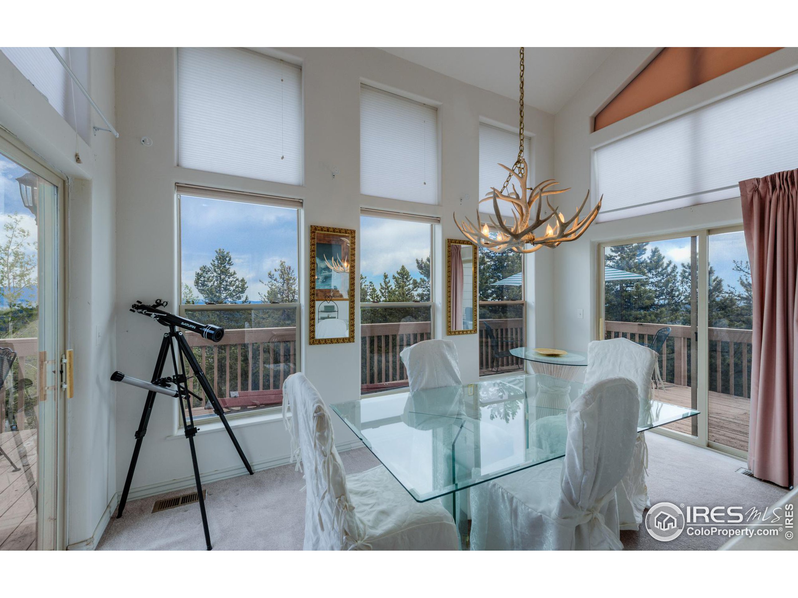 Photo 11 of 40 of 597 Paiute Rd house