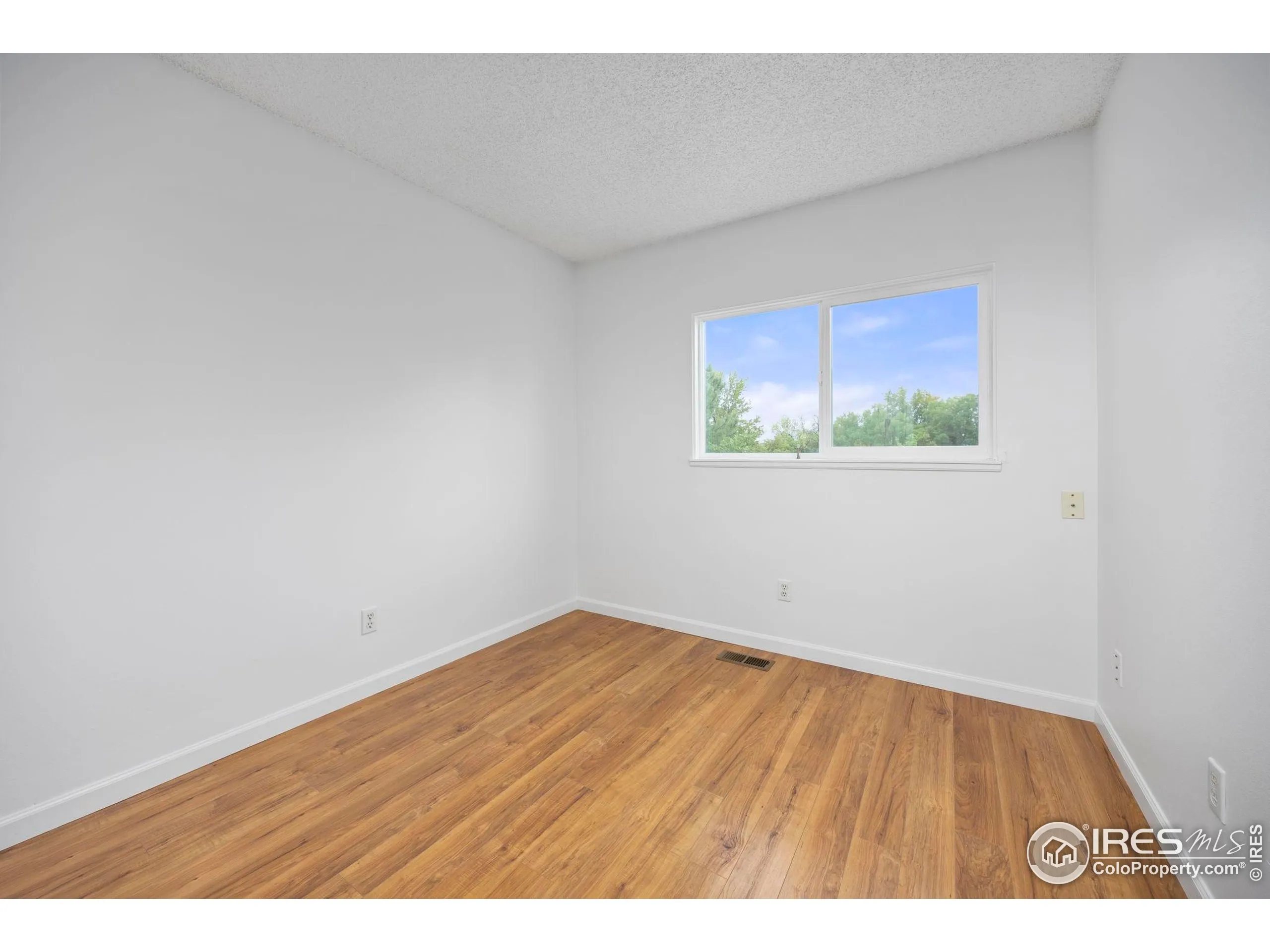 Lafayette, Colorado 80026, United States, 3 Bedrooms Bedrooms, ,2 BathroomsBathrooms,Residential,Active,216204