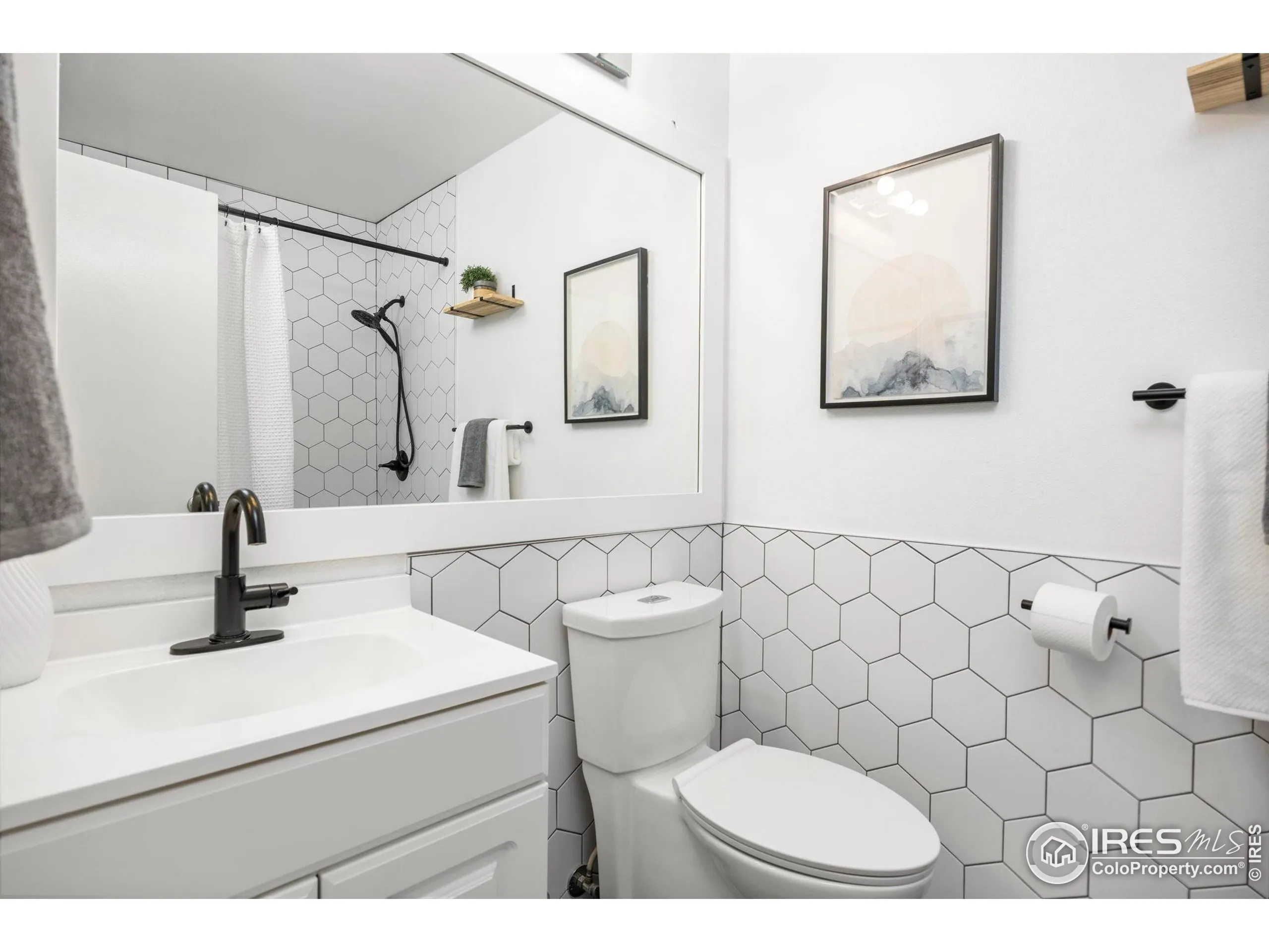 Lafayette, Colorado 80026, United States, 3 Bedrooms Bedrooms, ,2 BathroomsBathrooms,Residential,Active,216204