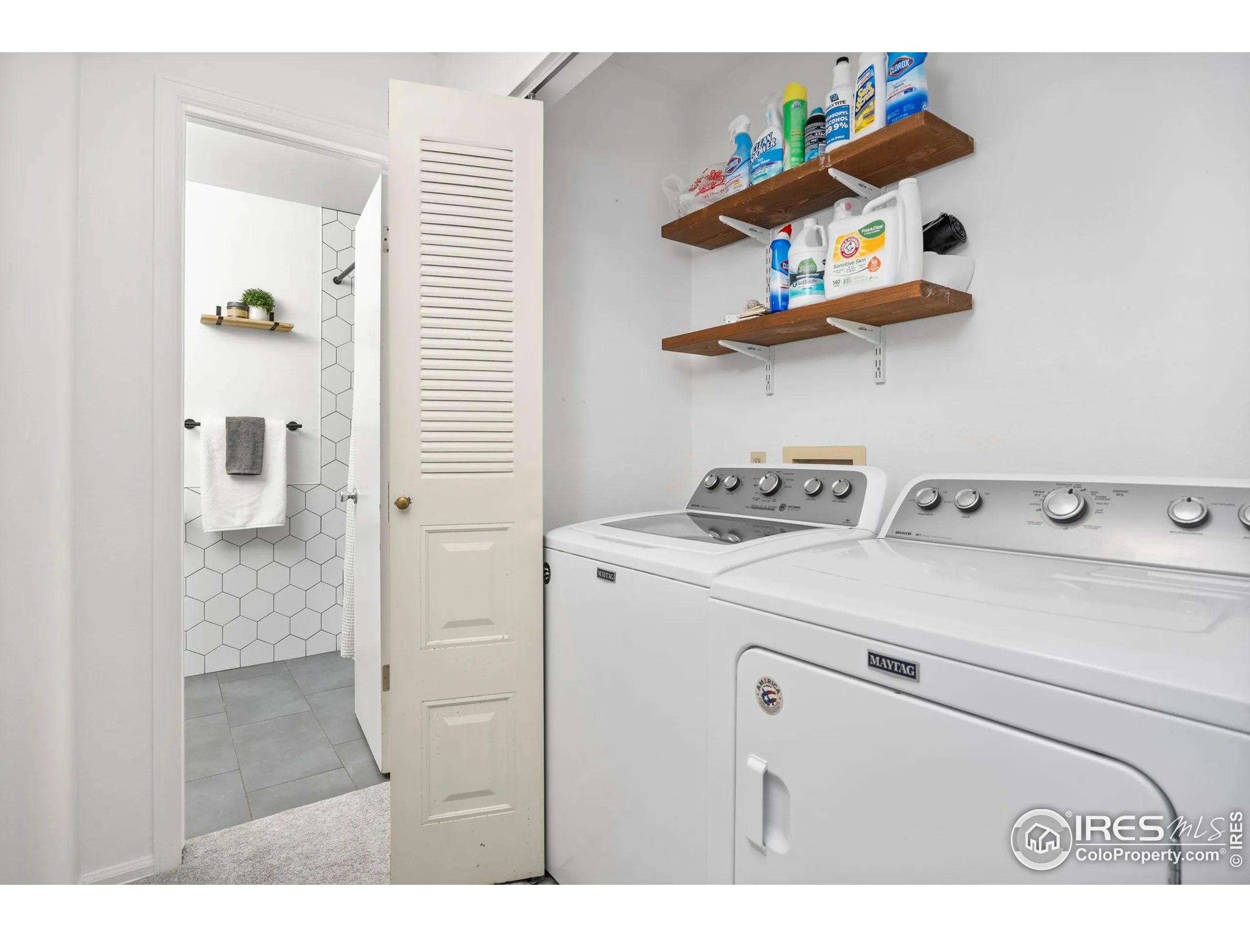 Lafayette, Colorado 80026, United States, 3 Bedrooms Bedrooms, ,2 BathroomsBathrooms,Residential,Active,216204