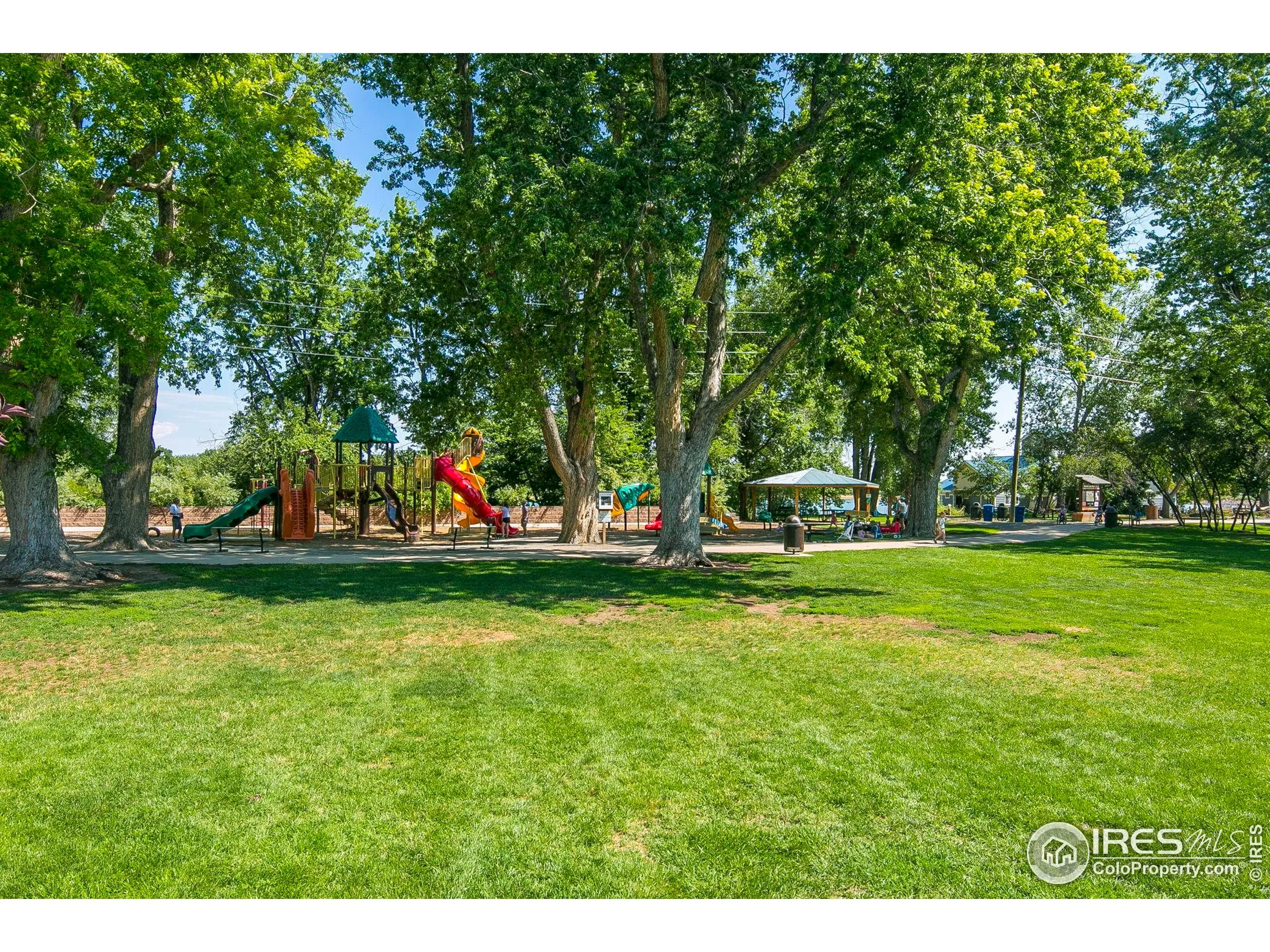 Lafayette, Colorado 80026, United States, 3 Bedrooms Bedrooms, ,2 BathroomsBathrooms,Residential,Active,216204