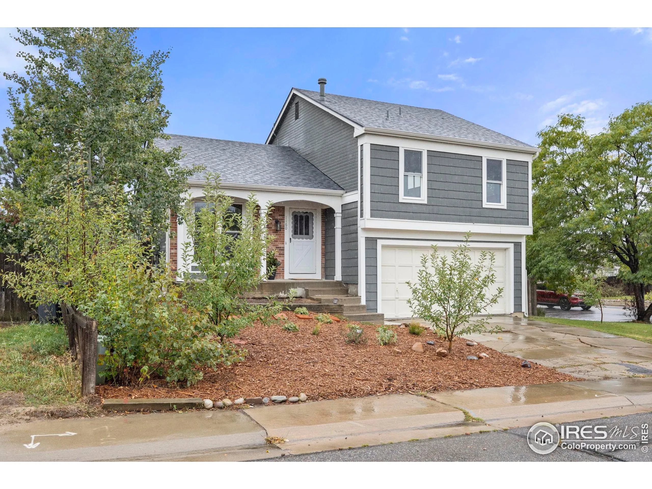 Lafayette, Colorado 80026, United States, 3 Bedrooms Bedrooms, ,2 BathroomsBathrooms,Residential,Active,216204