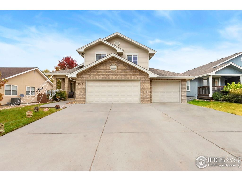 Photo of 220 54th Ave, Greeley, CO 80634 (MLS # 1046146)