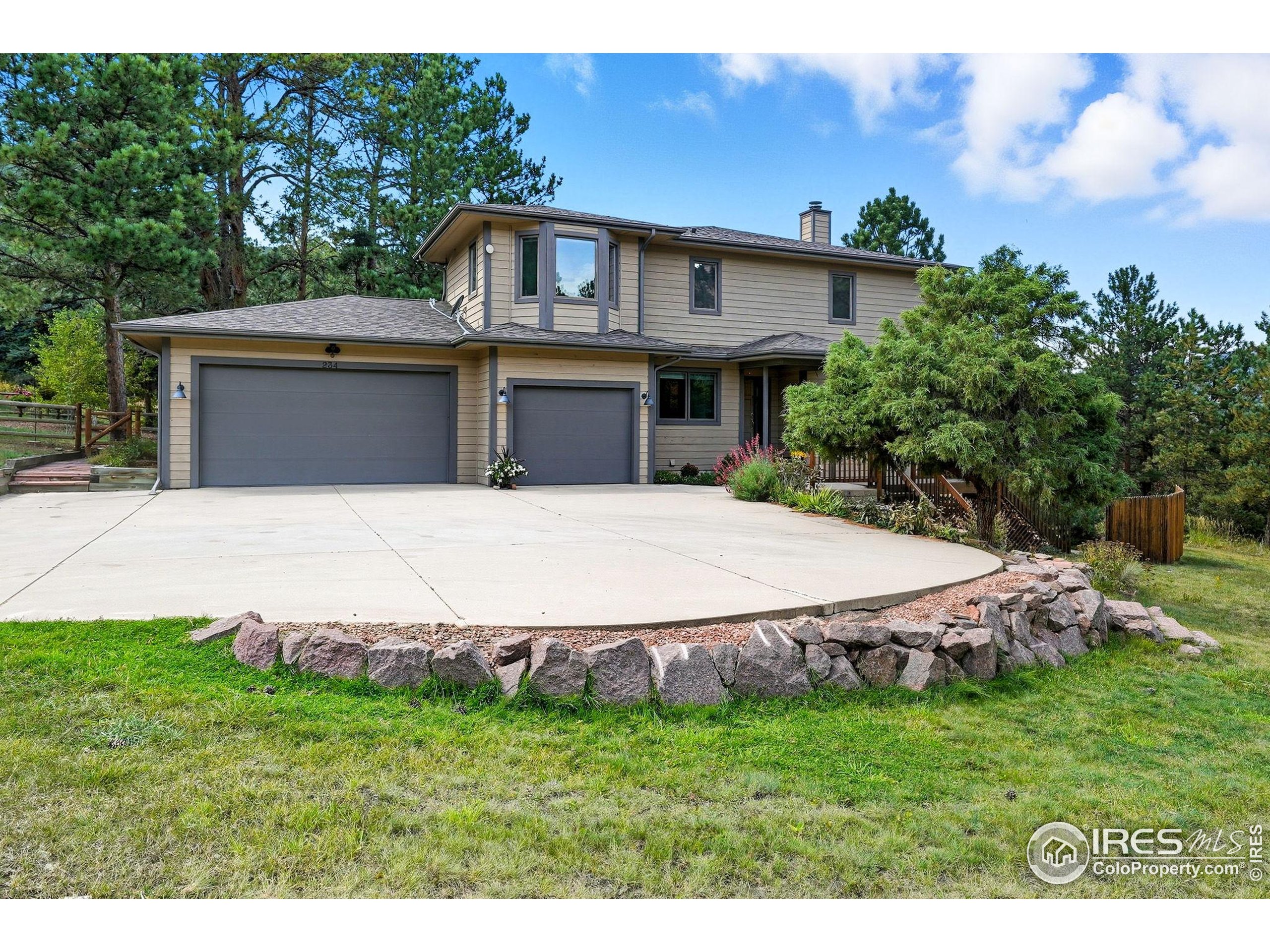 234 Deer Ln