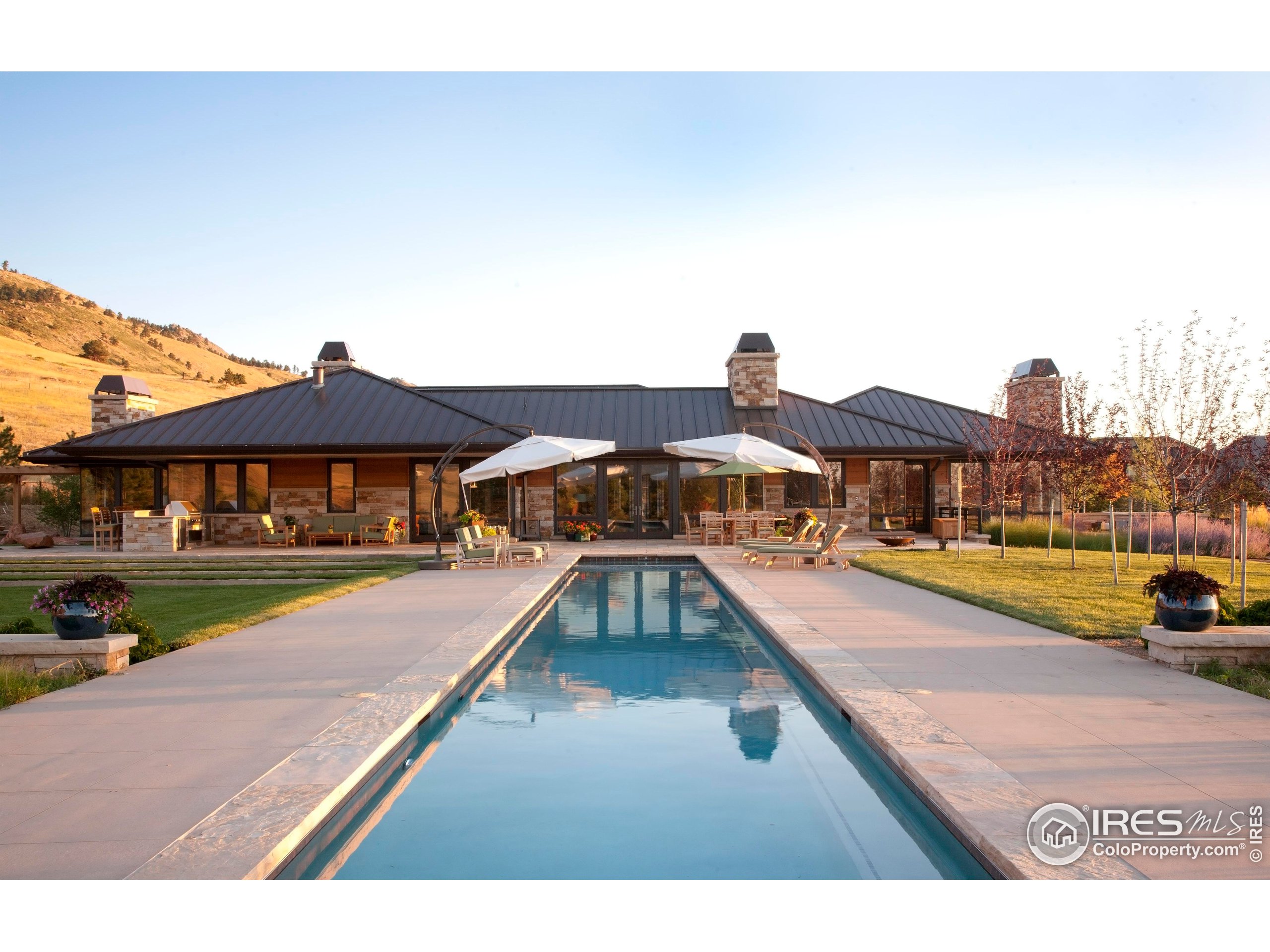 335 Lee Hill Dr