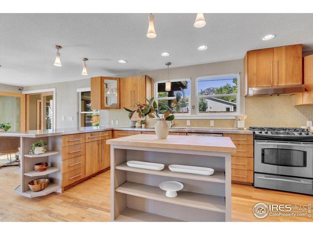 Photo of 1305 Georgetown Rd, Boulder, CO 80305 (MLS # 1045236)