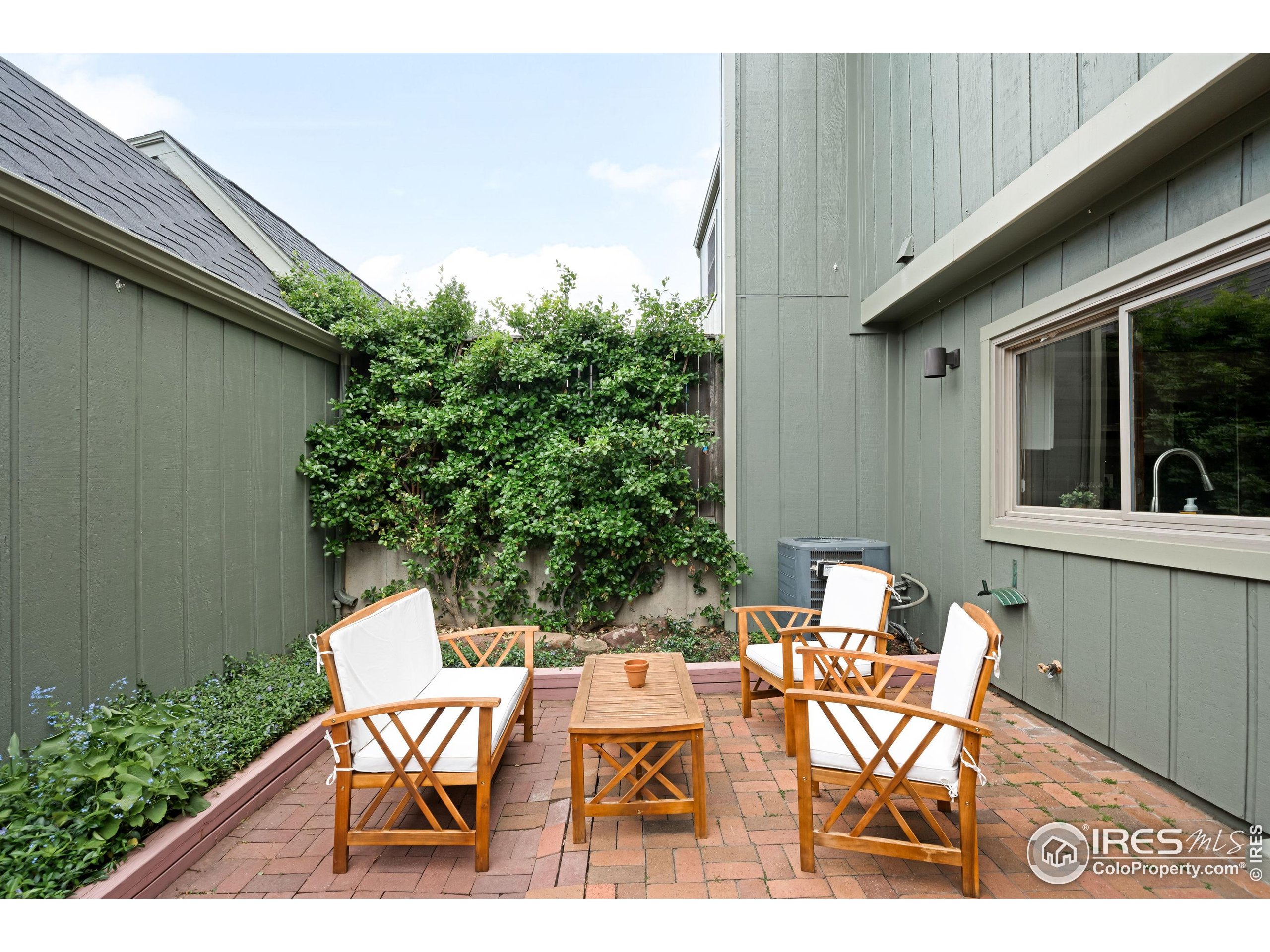 93 Benthaven Pl