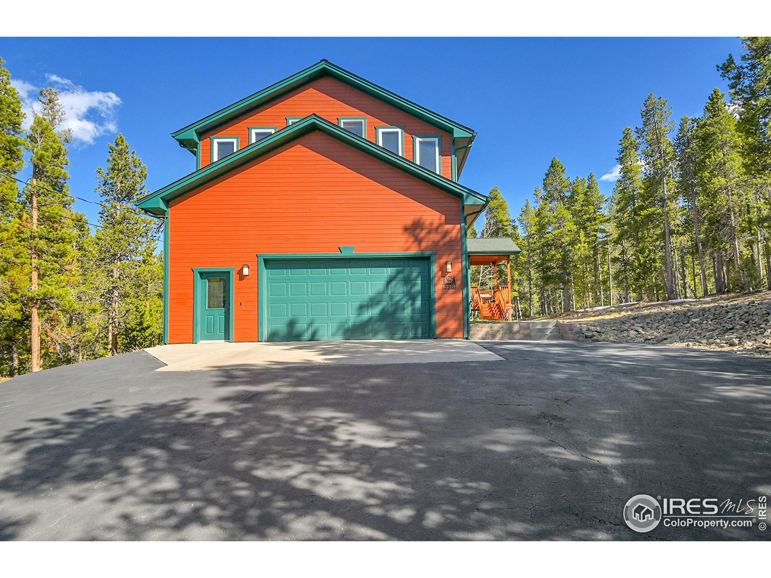 398 Mountain View Dr