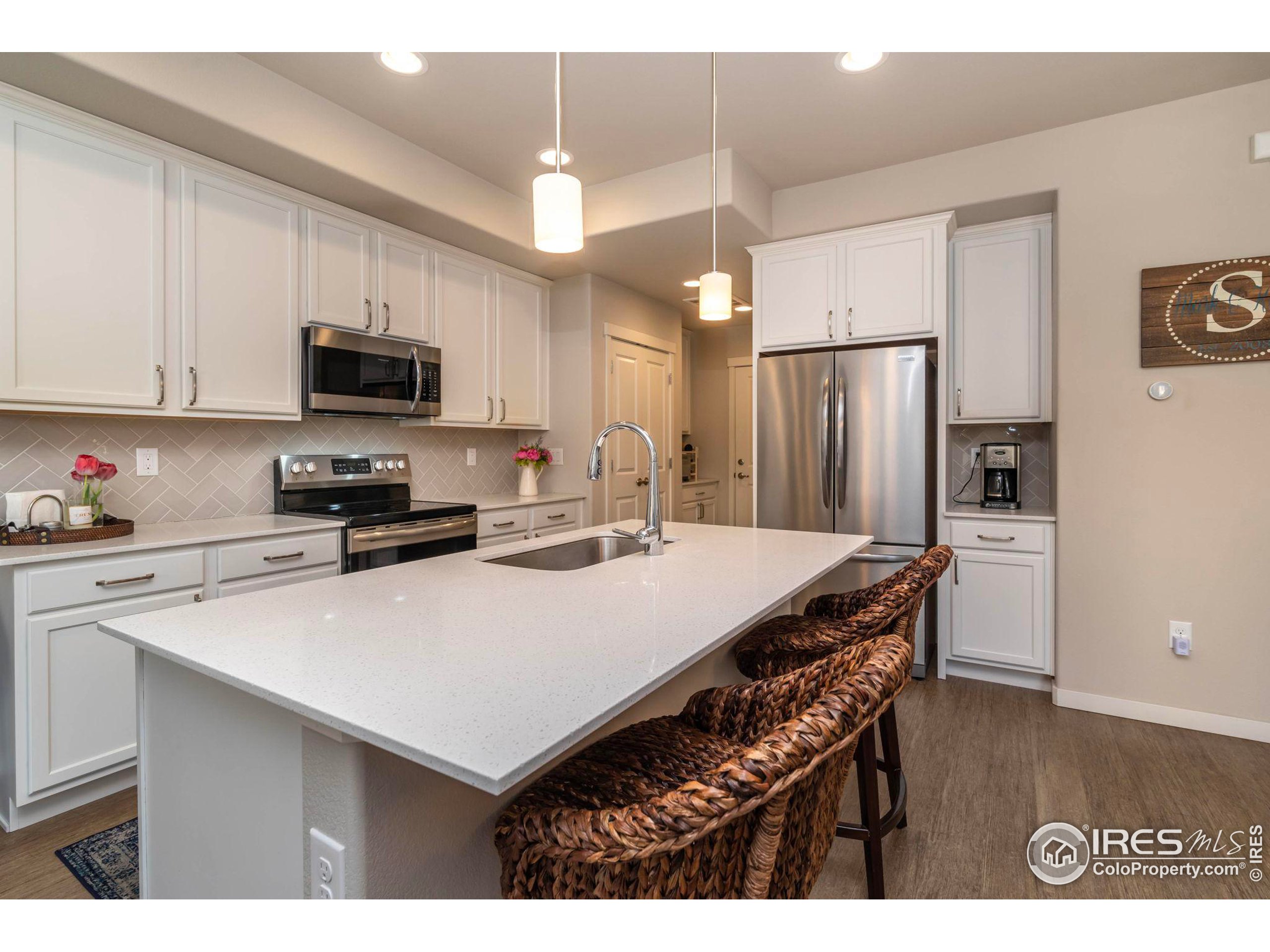 Photo 6 of 39 of 9767 Clermont Ln townhome