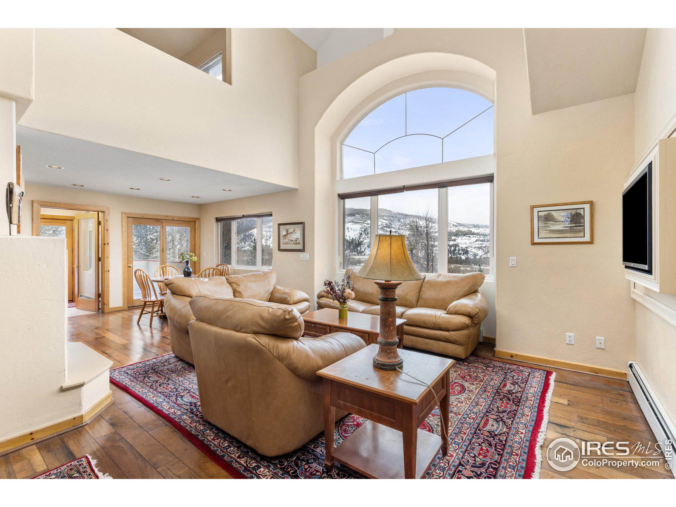 11 Hackamore Rd B