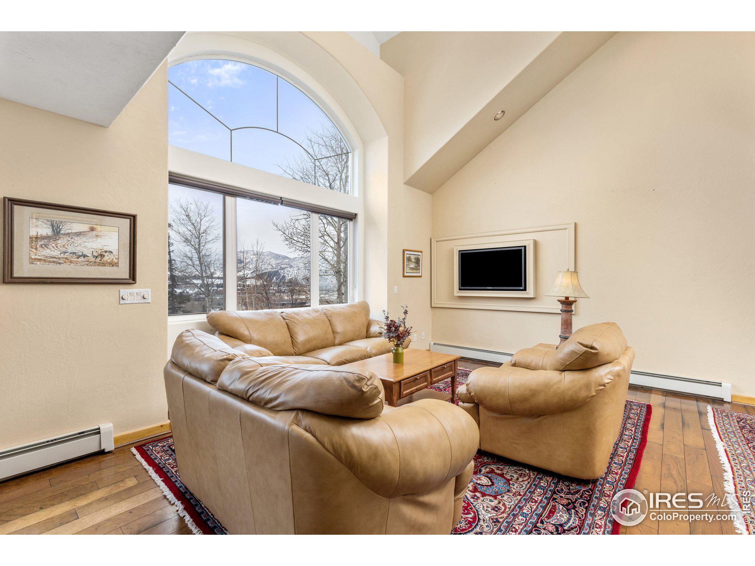 11 Hackamore Rd B