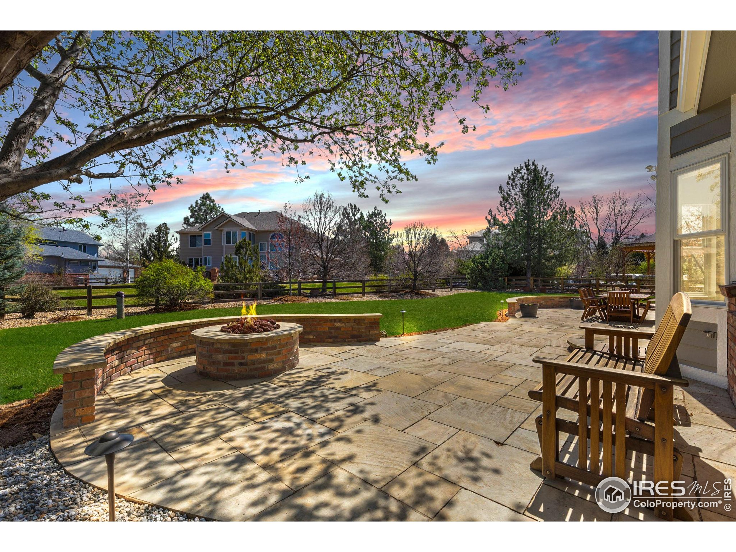 2066 Ridgeview Way