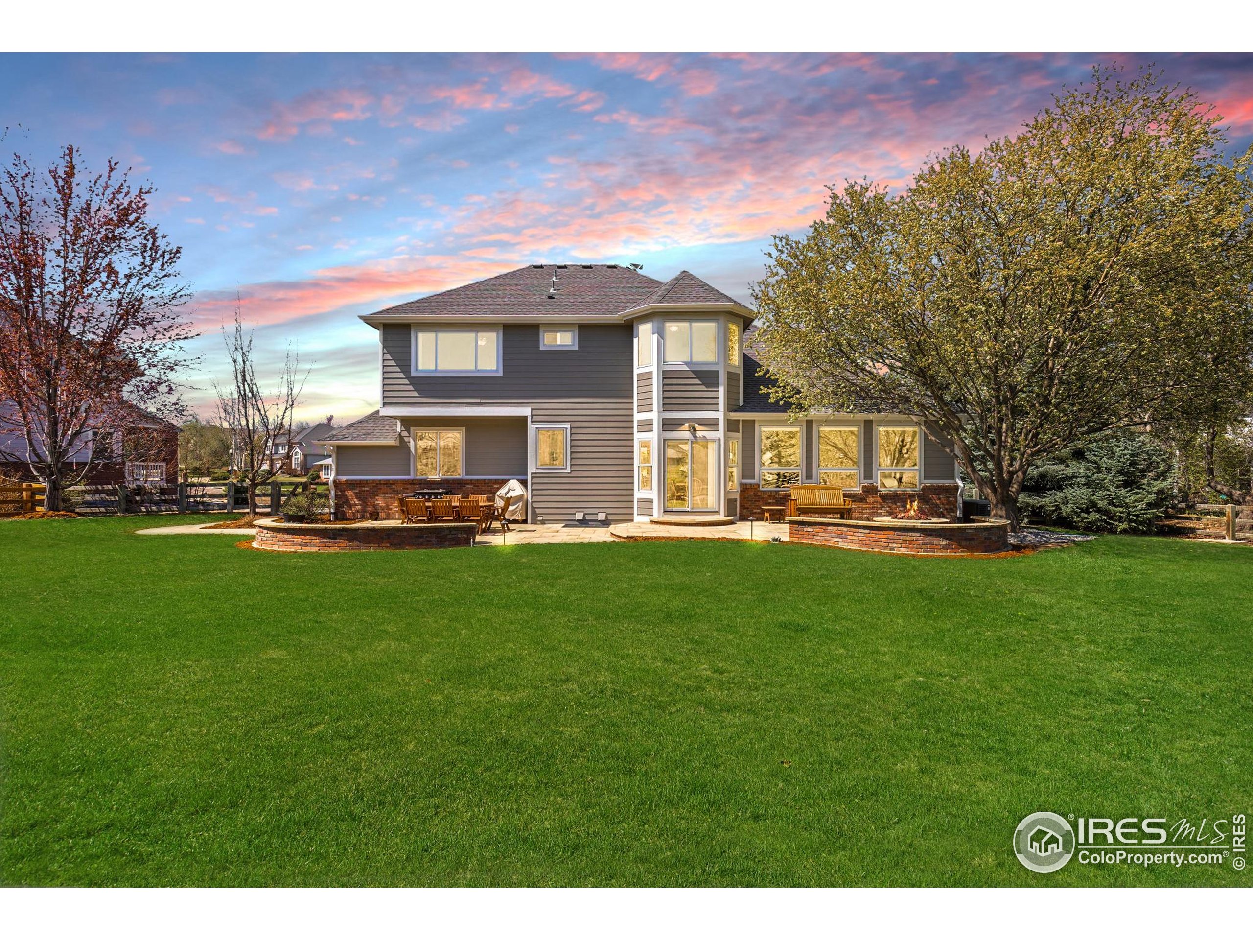 2066 Ridgeview Way