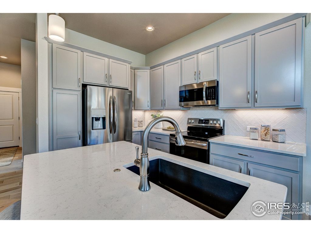 Photo of 160 High Point Dr, Longmont, CO 80504 (MLS # 1048145)