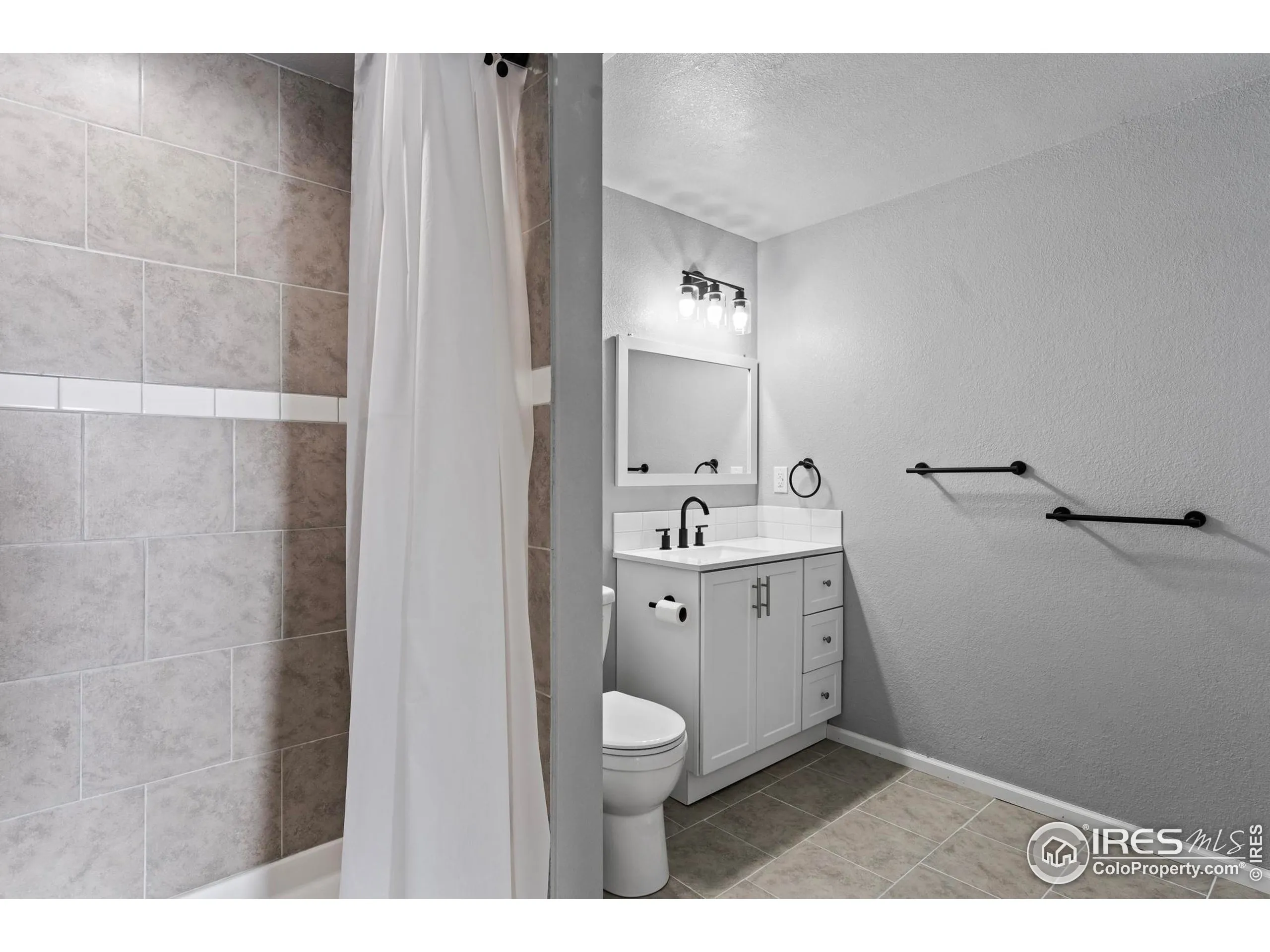 Nunn, Colorado 80648, United States, 5 Bedrooms Bedrooms, ,3 BathroomsBathrooms,Residential,Active,590